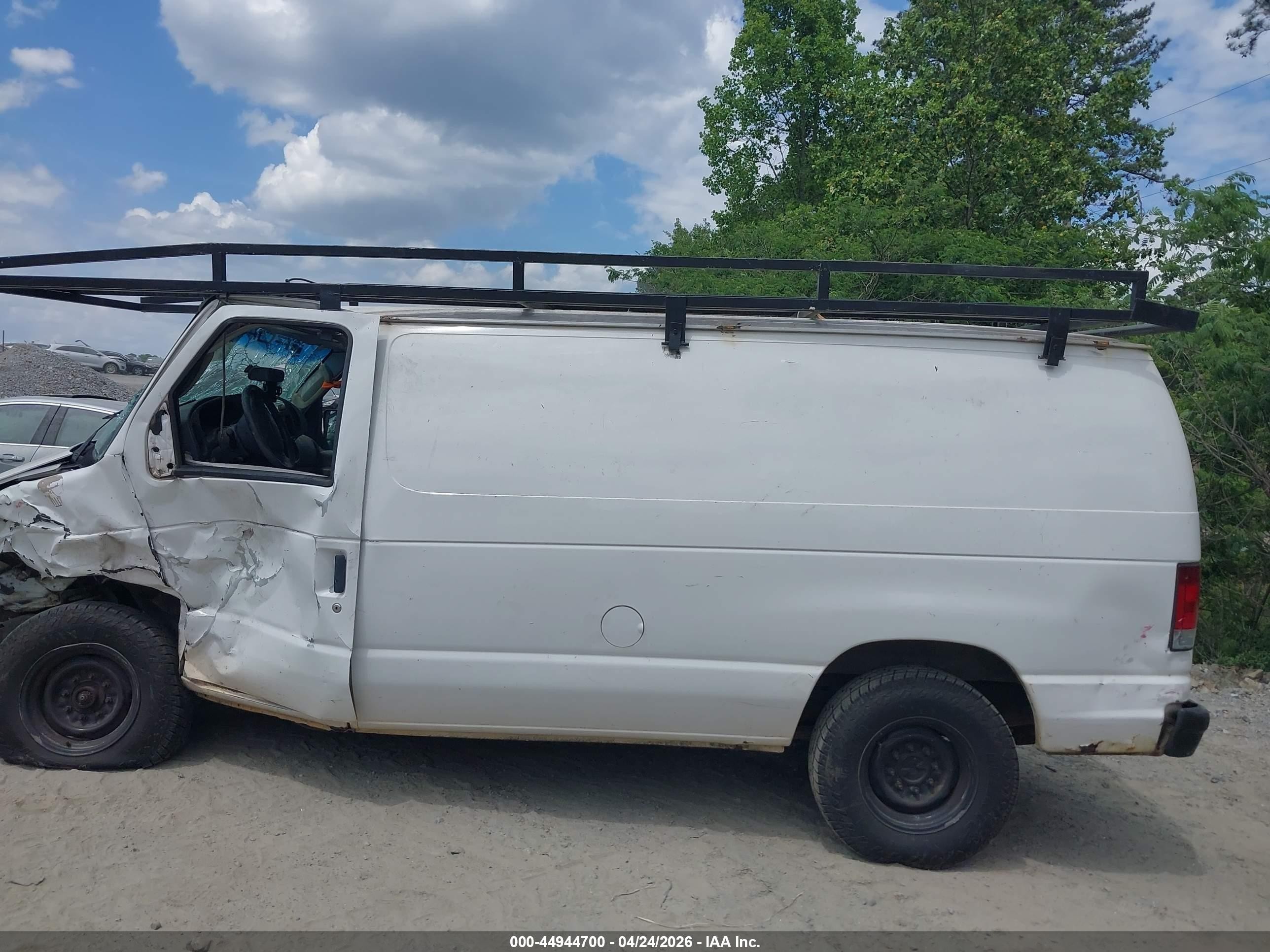 2005 Ford E-350 Super Duty Commercial/recreational White vin: 1FTSE34L35HB40892
