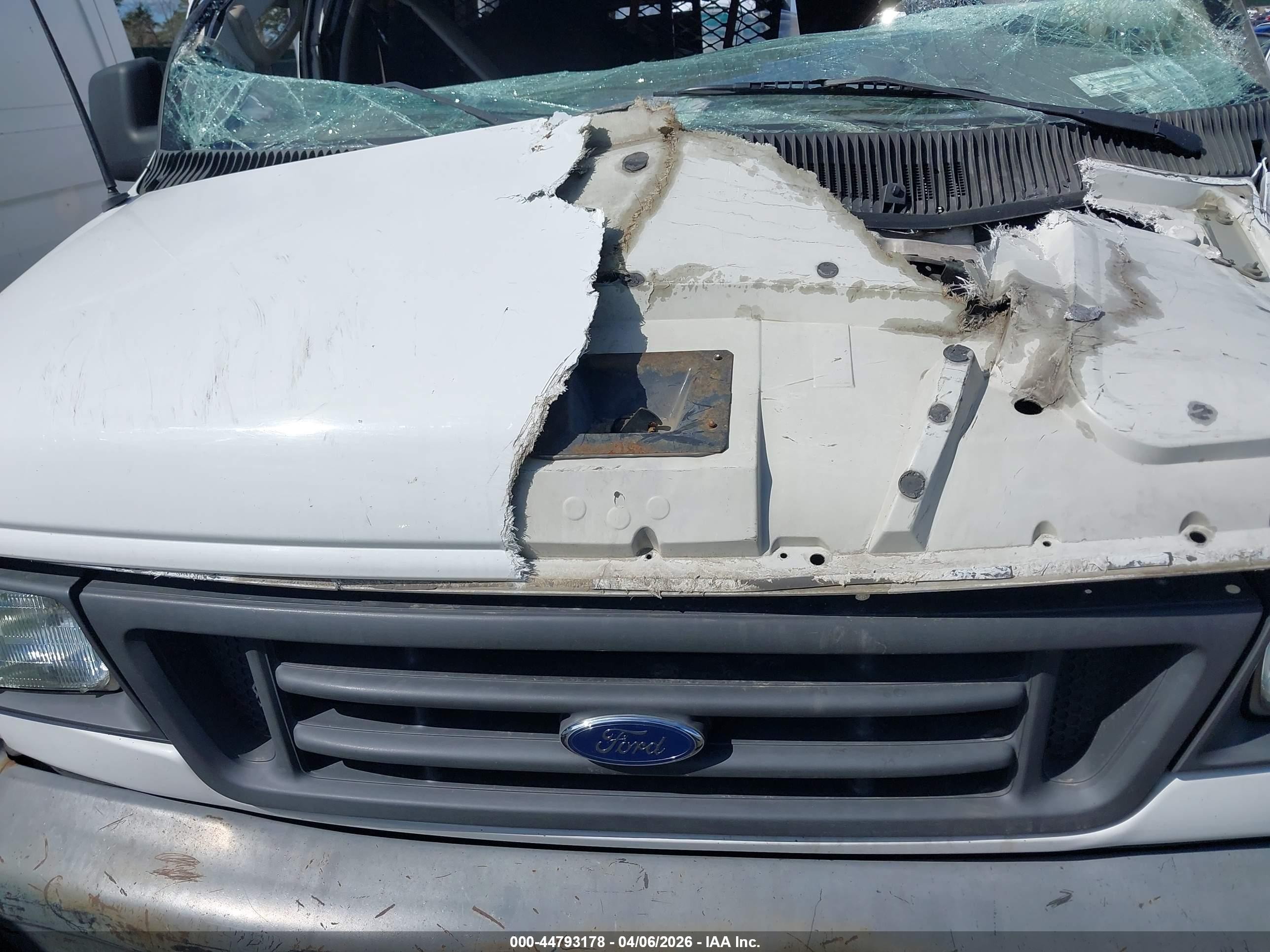 2007 Ford E-350 Super Duty Commercial/recreational White vin: 1FTSE34L37DB14805