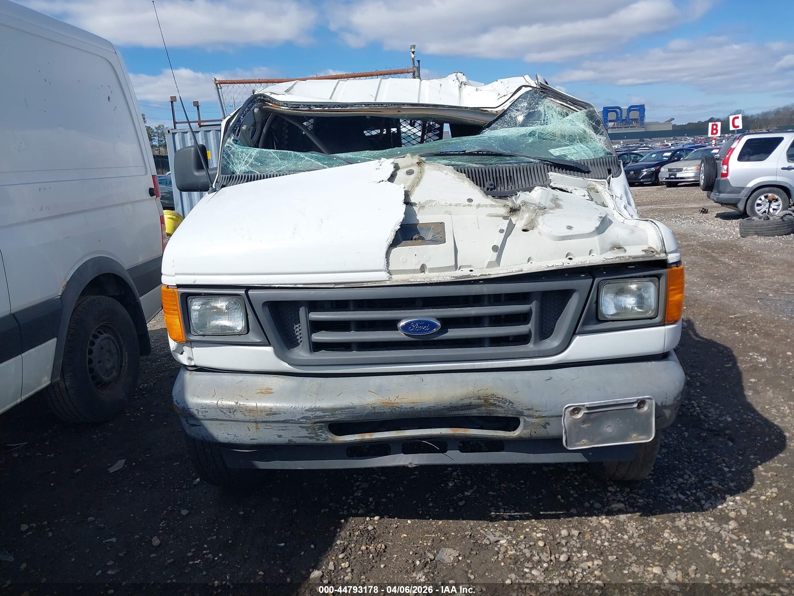 2007 Ford E-350 Super Duty Commercial/recreational White vin: 1FTSE34L37DB14805