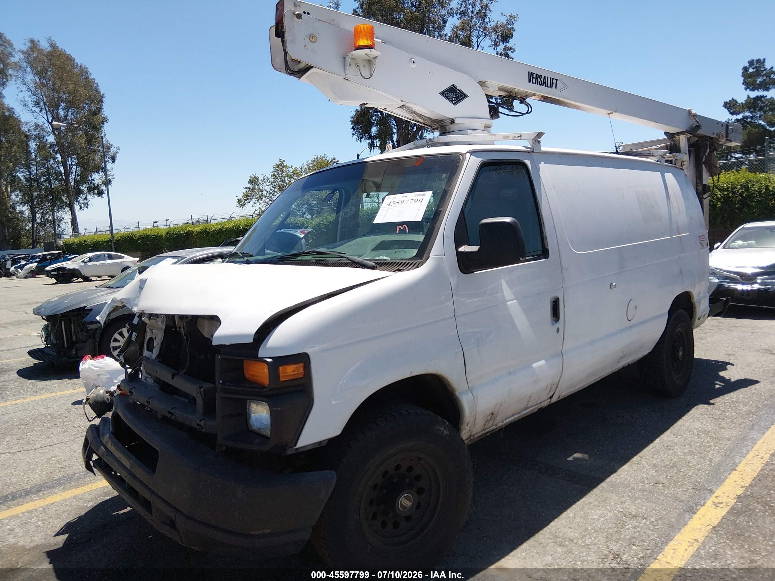 2008 Ford E-350 Super Duty Commercial/recreational White vin: 1FTSE34L38DA44918