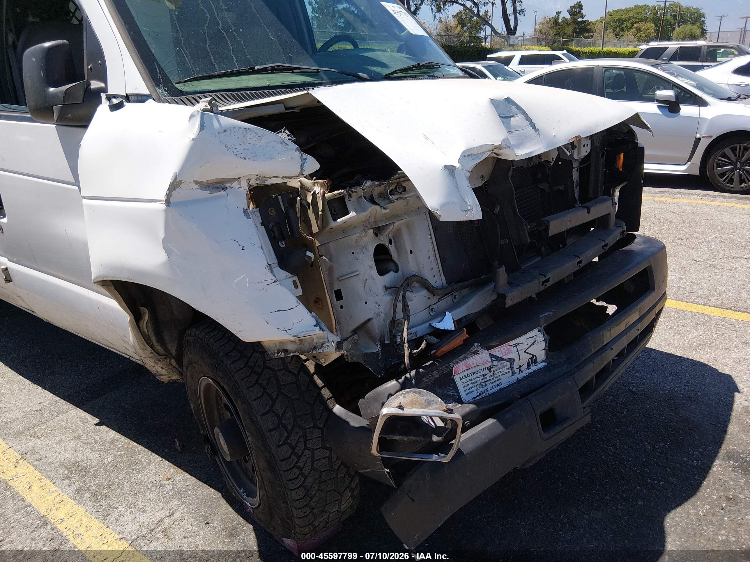 2008 Ford E-350 Super Duty Commercial/recreational White vin: 1FTSE34L38DA44918