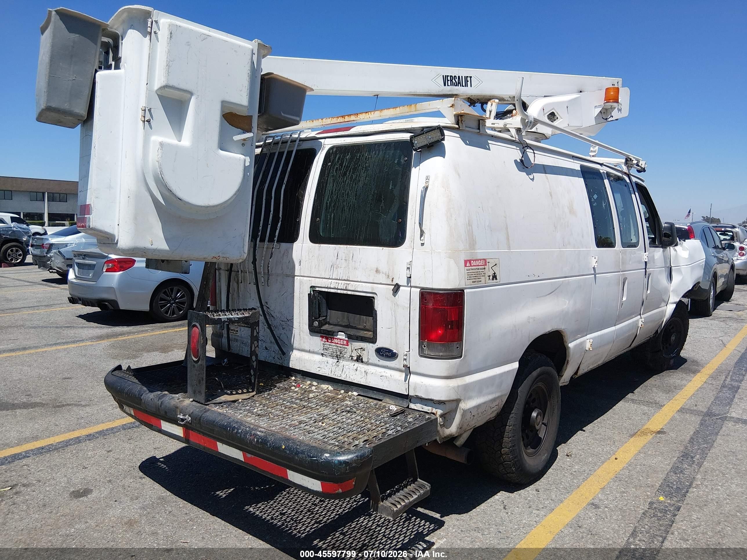 2008 Ford E-350 Super Duty Commercial/recreational White vin: 1FTSE34L38DA44918