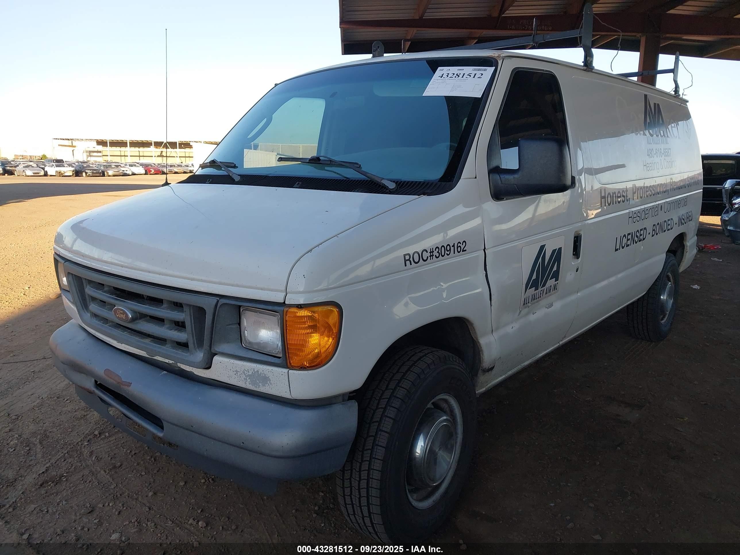 2005 Ford E-350 Super Duty Commercial/recreational White vin: 1FTSE34L45HB41193