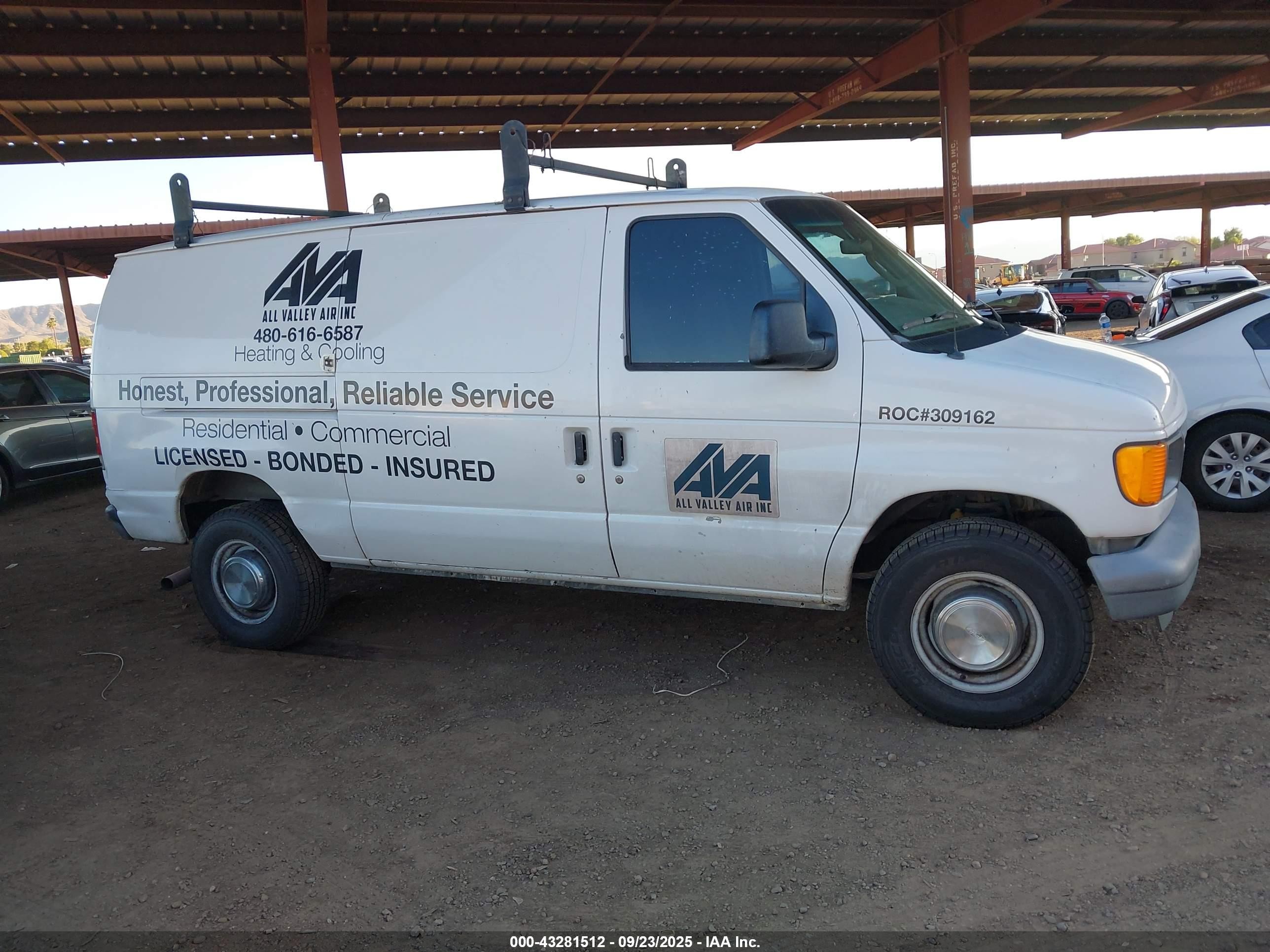 2005 Ford E-350 Super Duty Commercial/recreational White vin: 1FTSE34L45HB41193