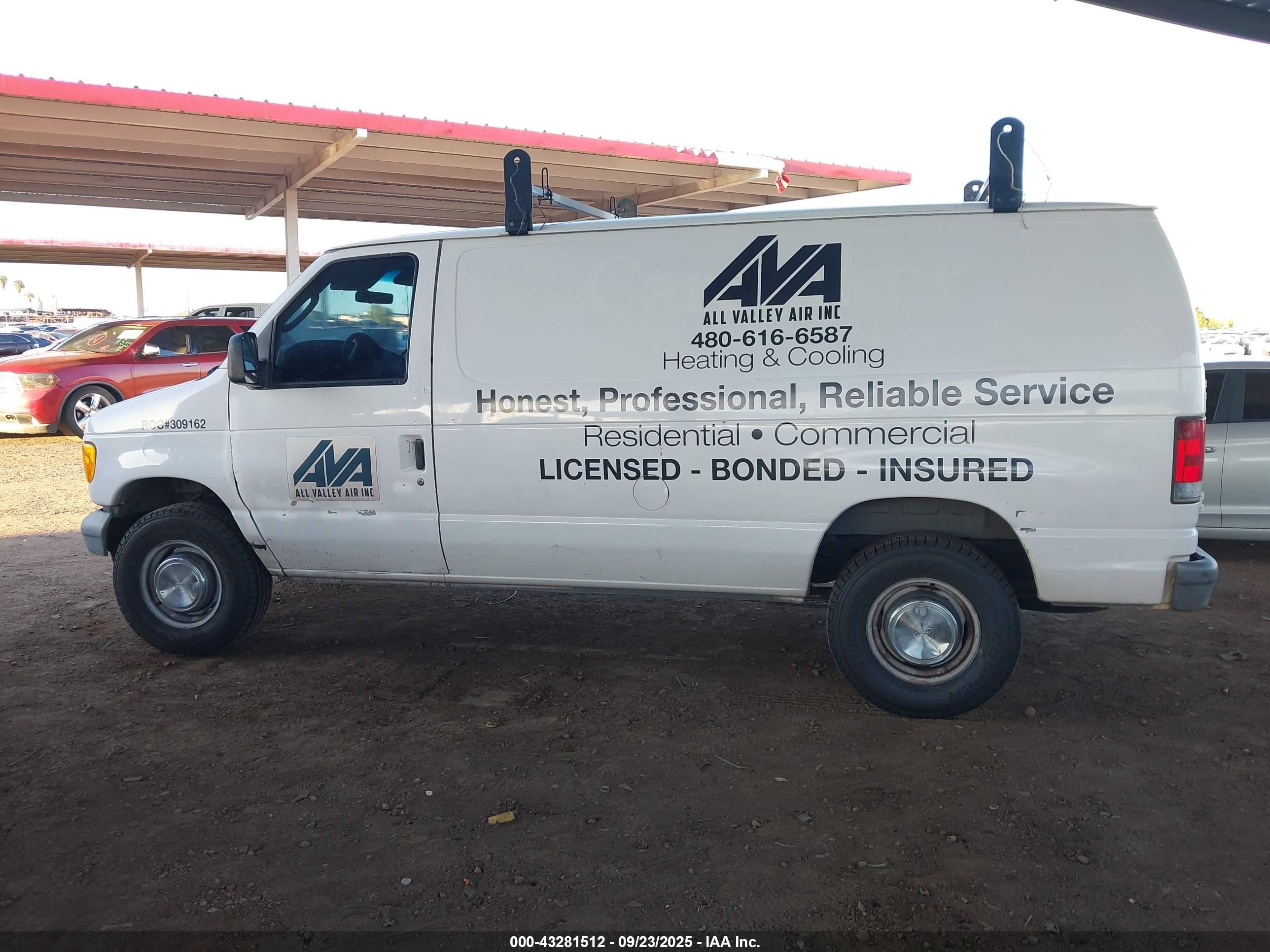 2005 Ford E-350 Super Duty Commercial/recreational White vin: 1FTSE34L45HB41193