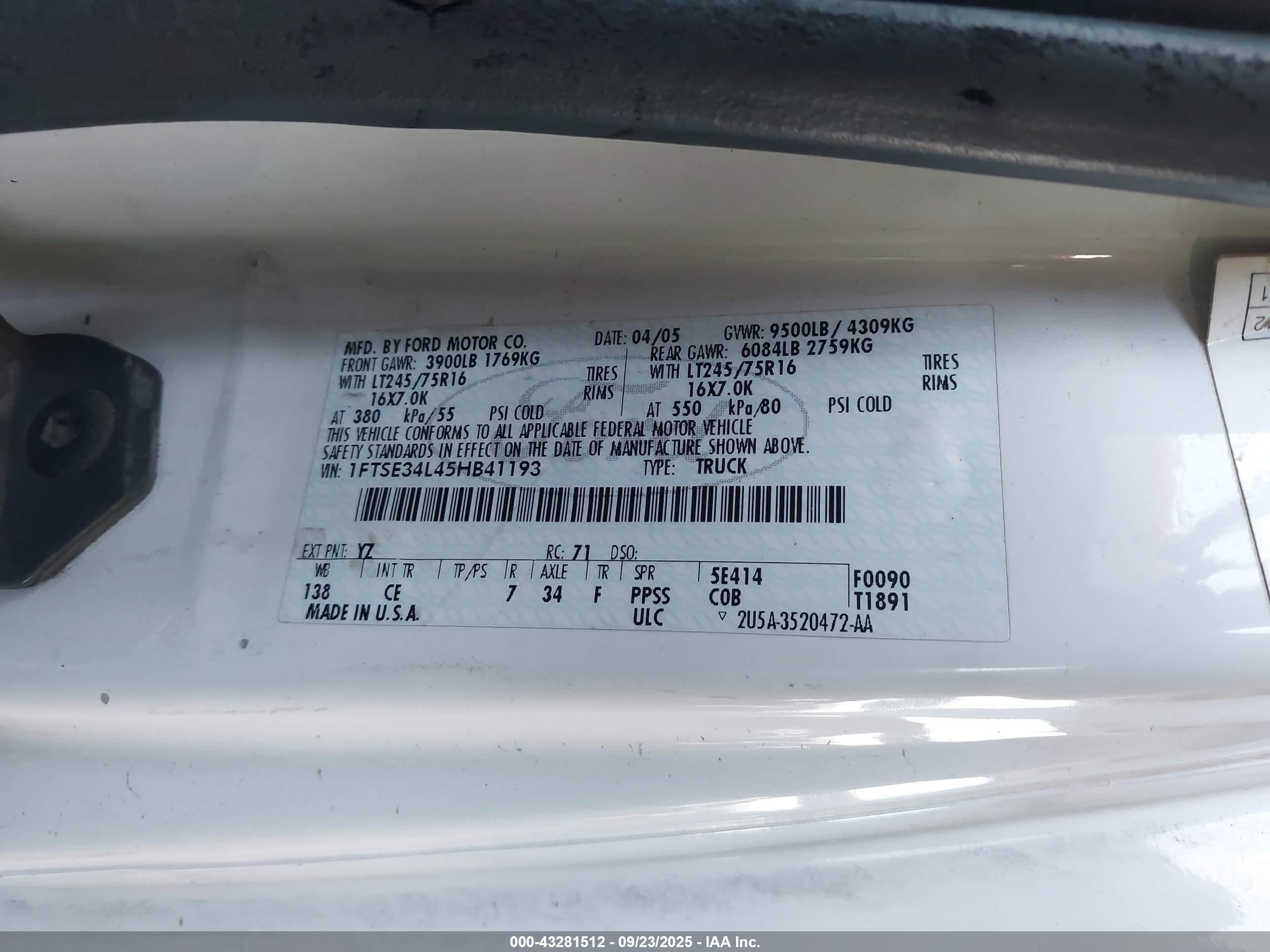 2005 Ford E-350 Super Duty Commercial/recreational White vin: 1FTSE34L45HB41193