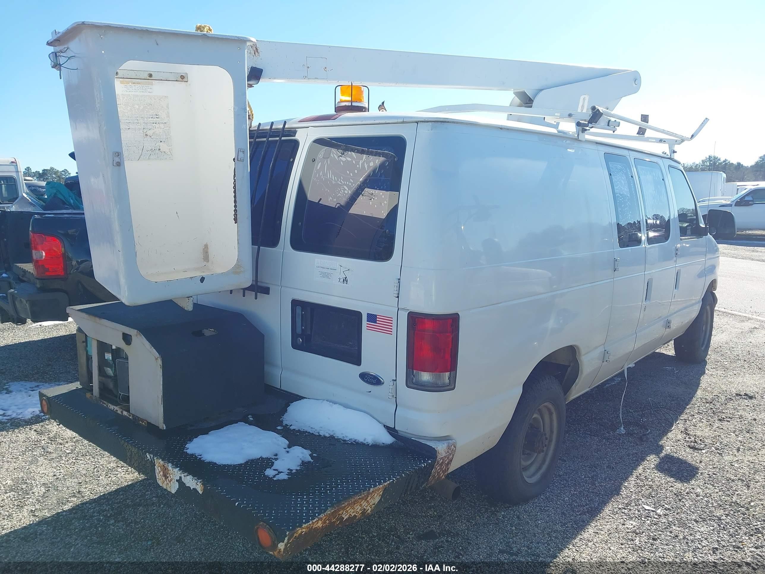 1998 Ford E-350 Commercial/recreational White vin: 1FTSE34L4WHC04178