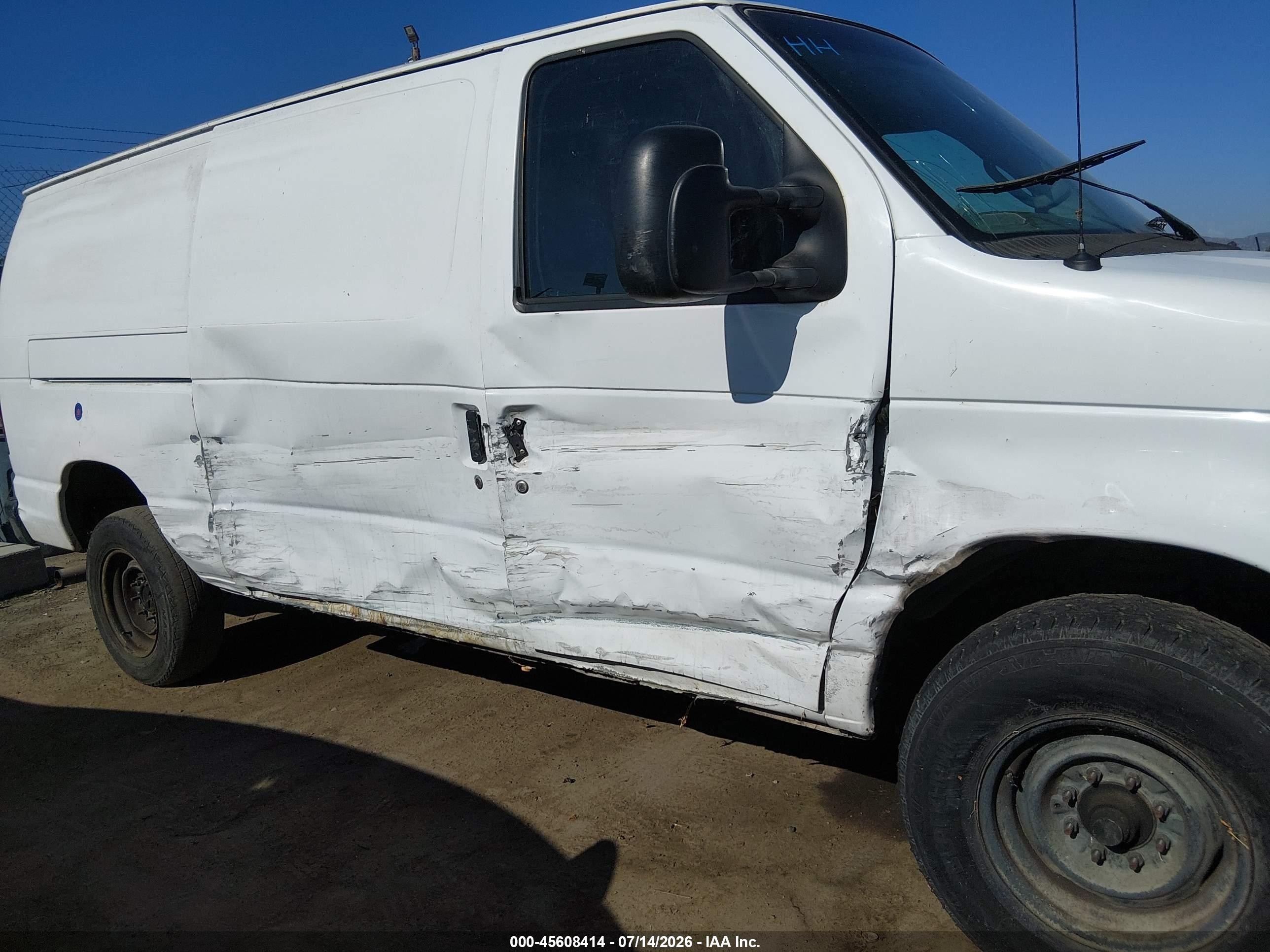 2008 Ford E-350 Super Duty Commercial/recreational White vin: 1FTSE34L58DB12362