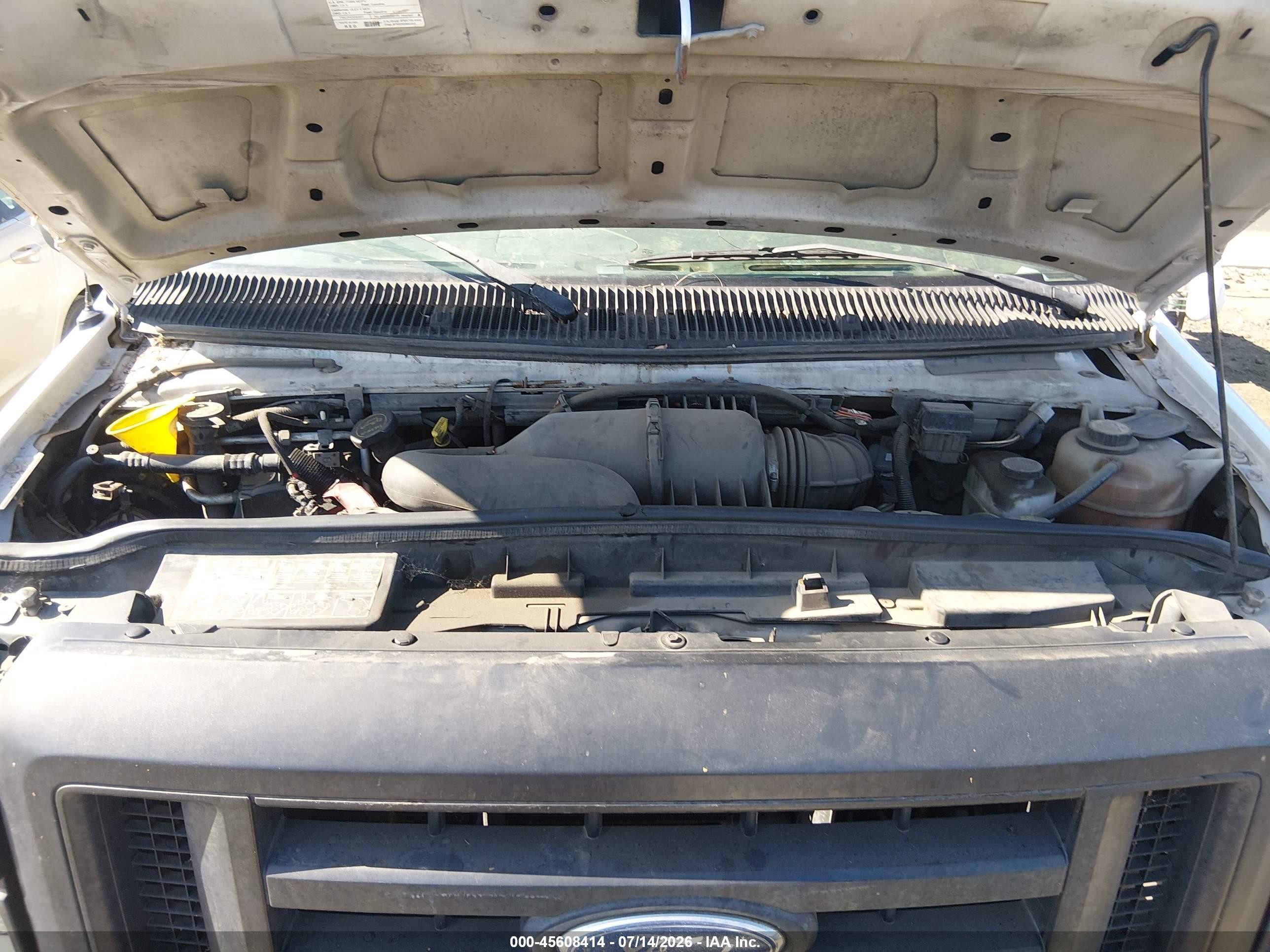 2008 Ford E-350 Super Duty Commercial/recreational White vin: 1FTSE34L58DB12362