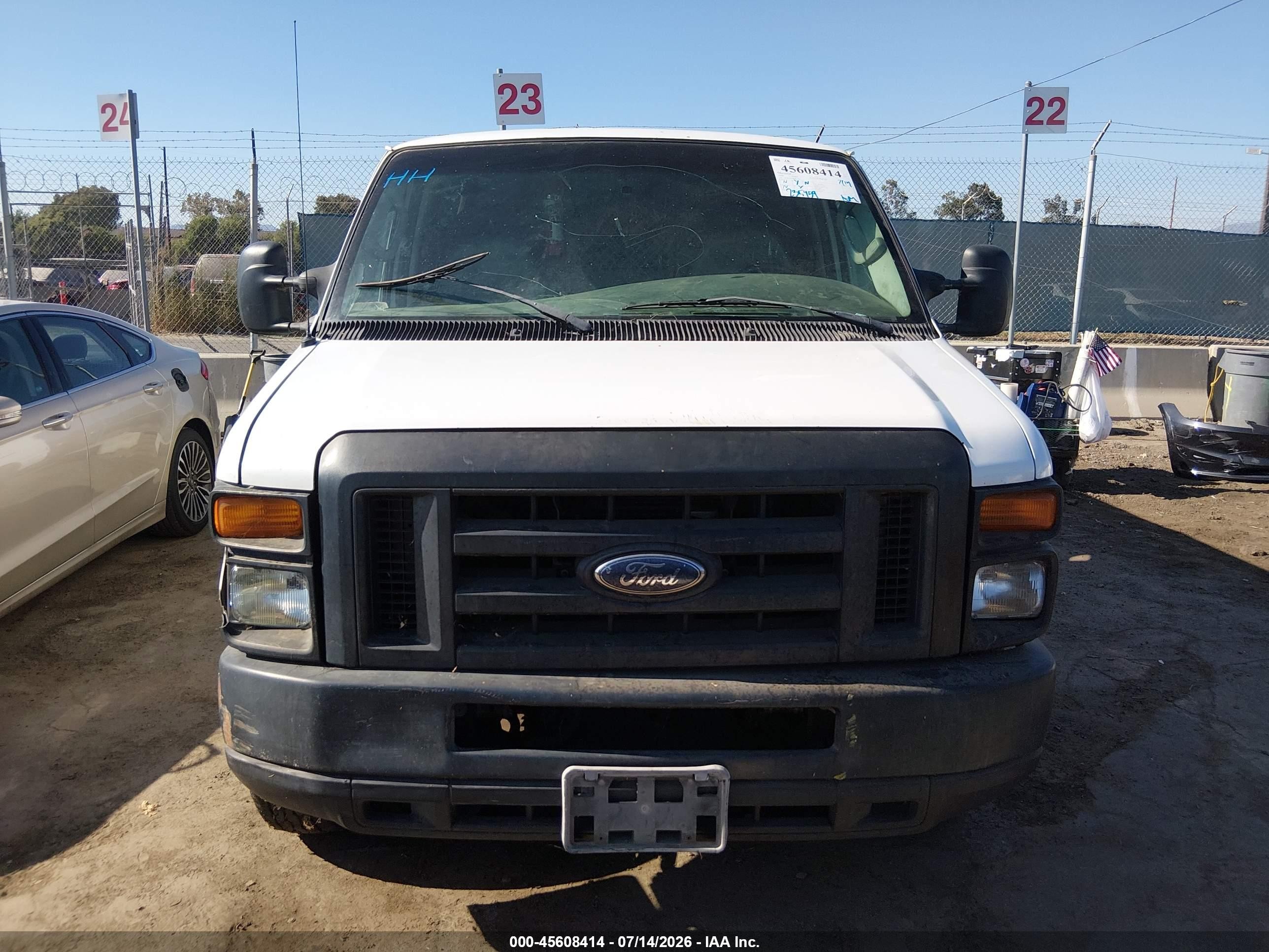 2008 Ford E-350 Super Duty Commercial/recreational White vin: 1FTSE34L58DB12362