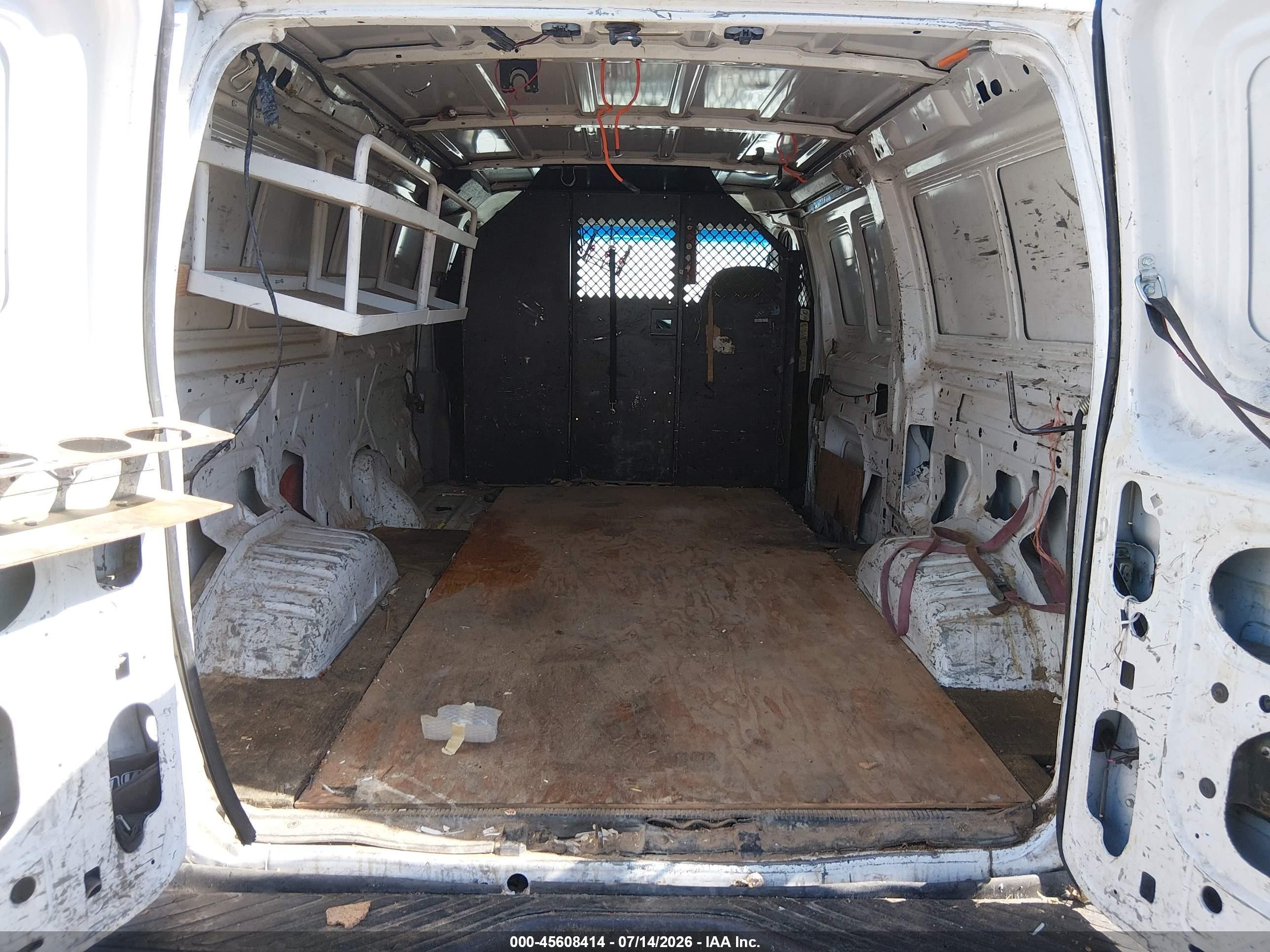 2008 Ford E-350 Super Duty Commercial/recreational White vin: 1FTSE34L58DB12362