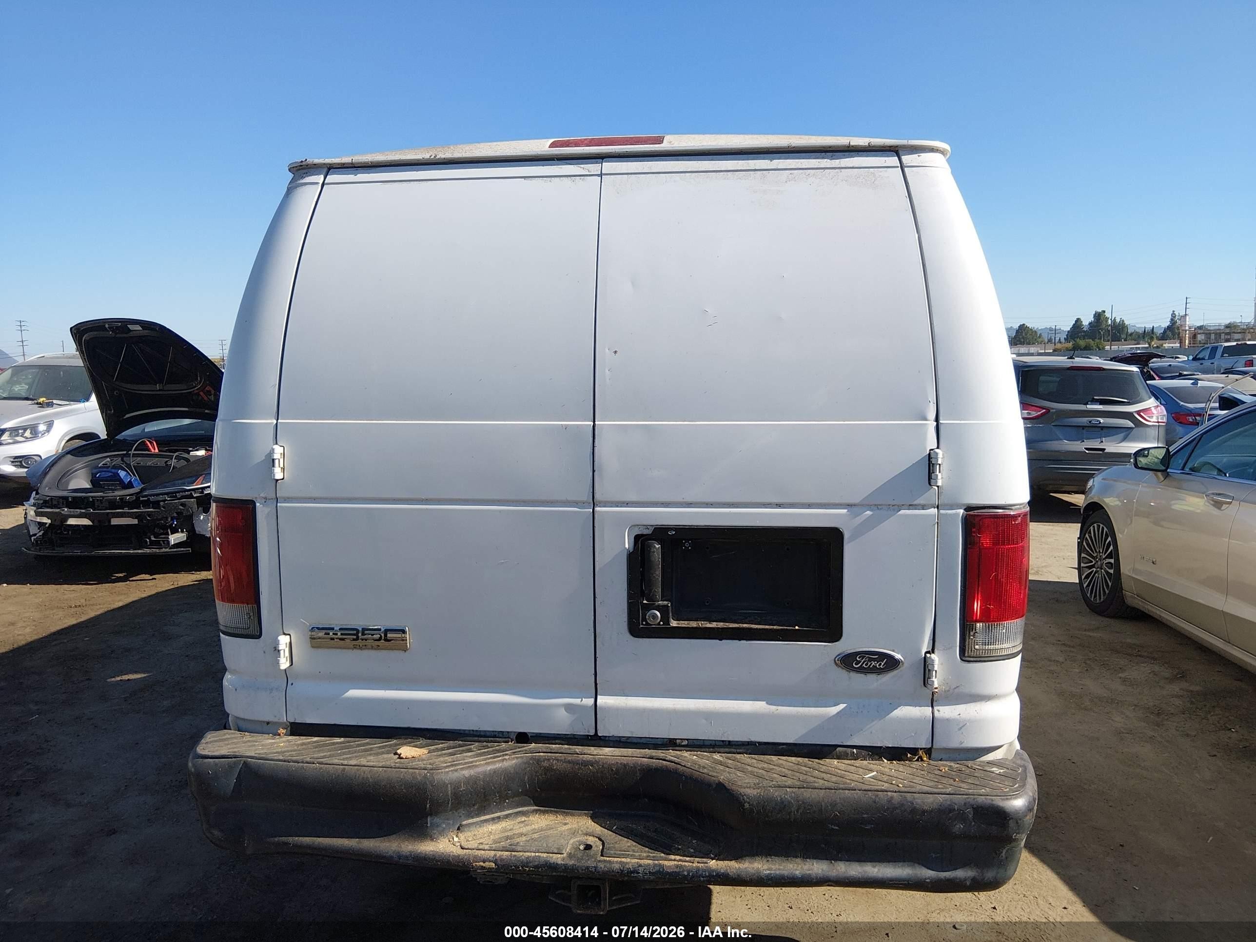 2008 Ford E-350 Super Duty Commercial/recreational White vin: 1FTSE34L58DB12362