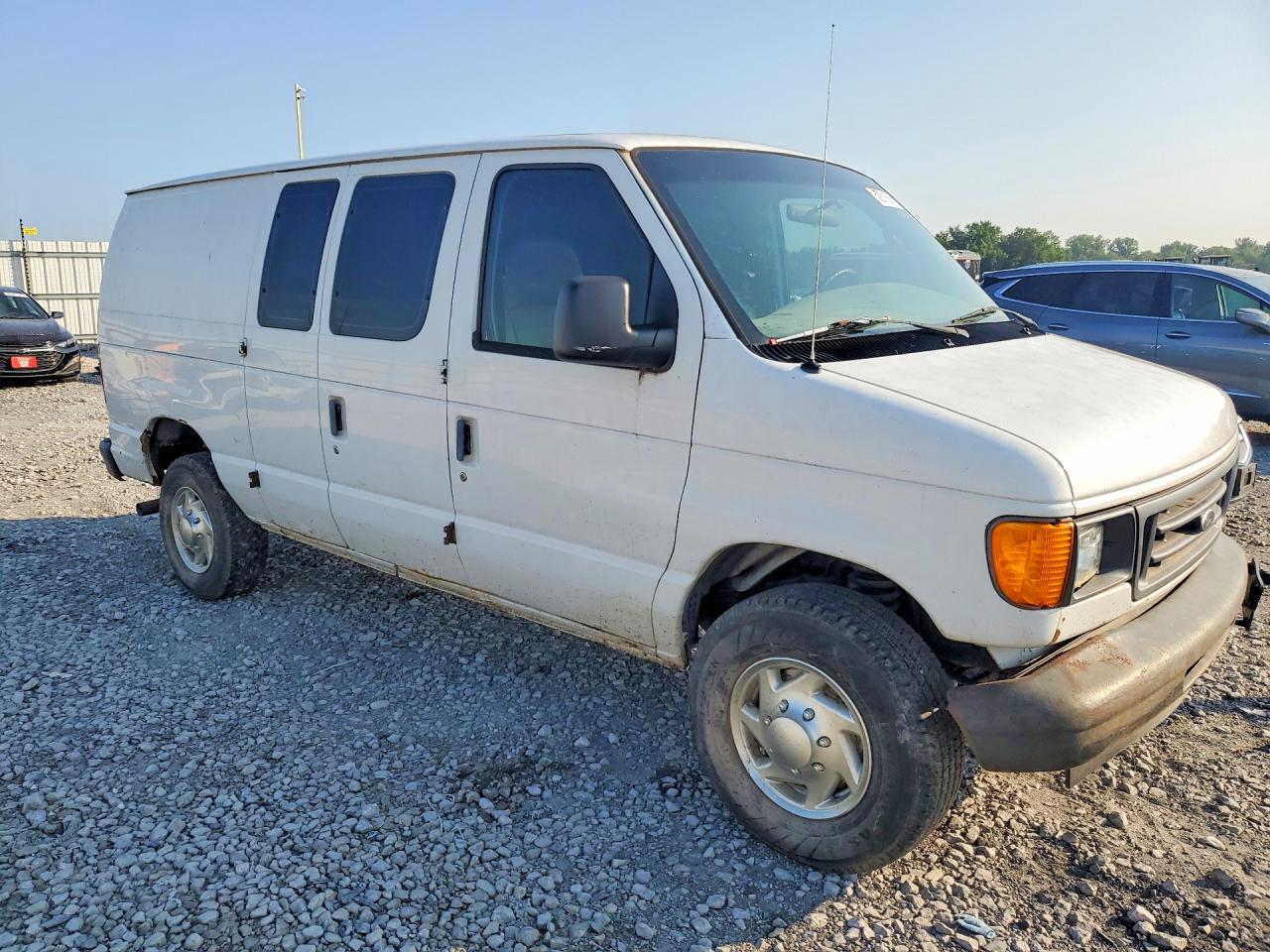 2005 Ford Econoline E350 Super Duty Van White vin: 1FTSE34L65HB21849