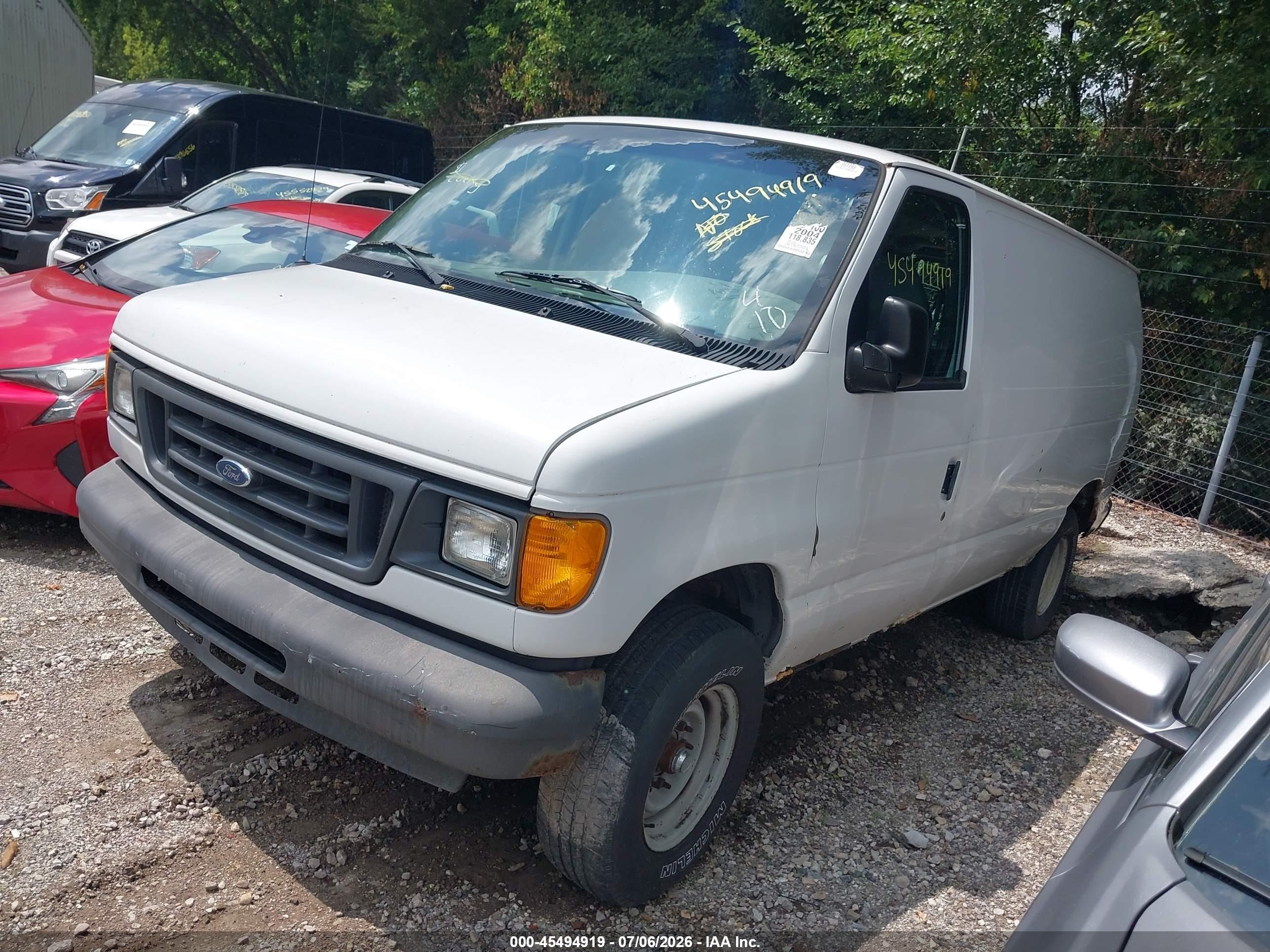 2004 Ford E-350 Super Duty Commercial/recreational White vin: 1FTSE34L74HB29845