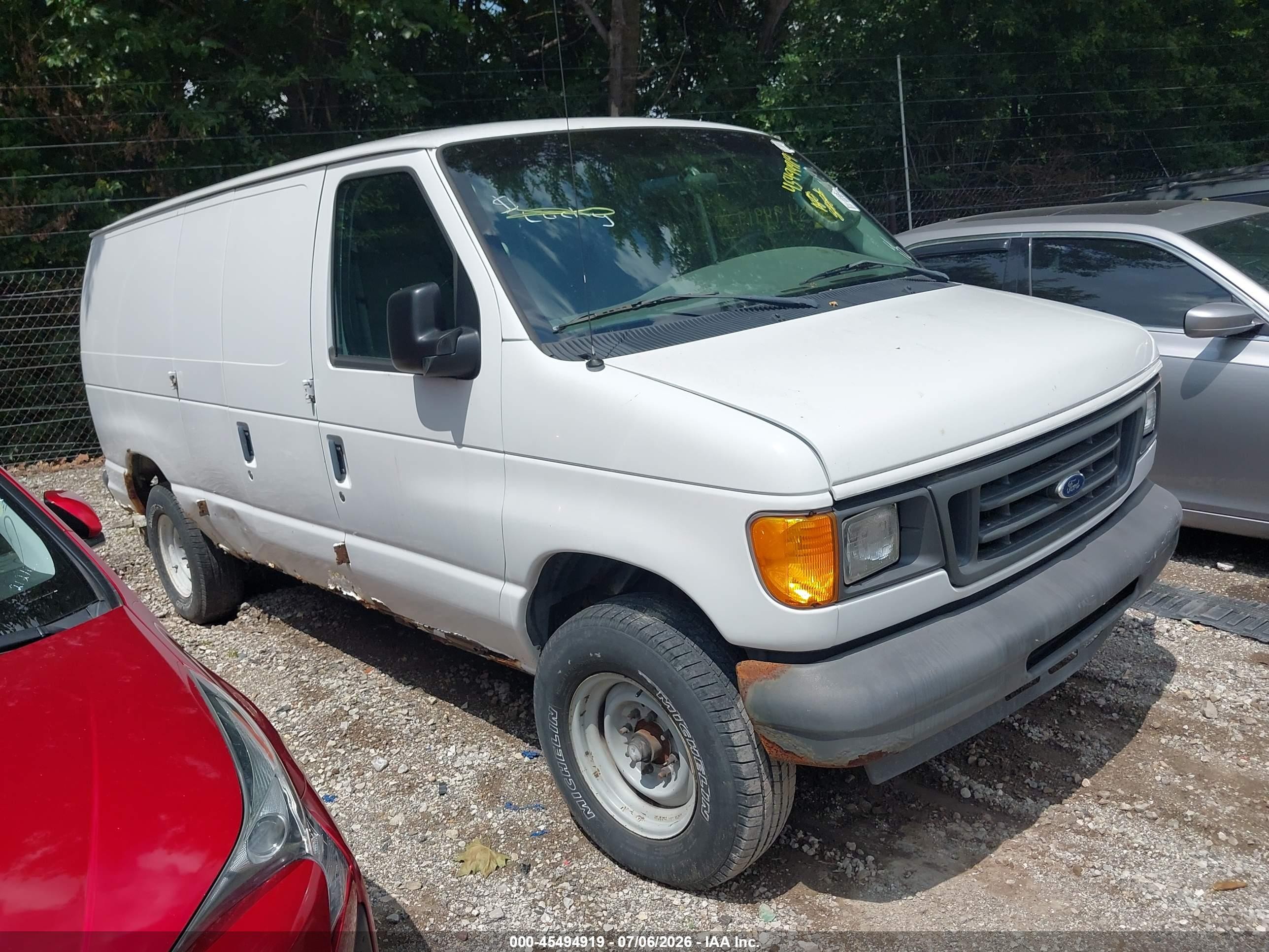 2004 Ford E-350 Super Duty Commercial/recreational White vin: 1FTSE34L74HB29845