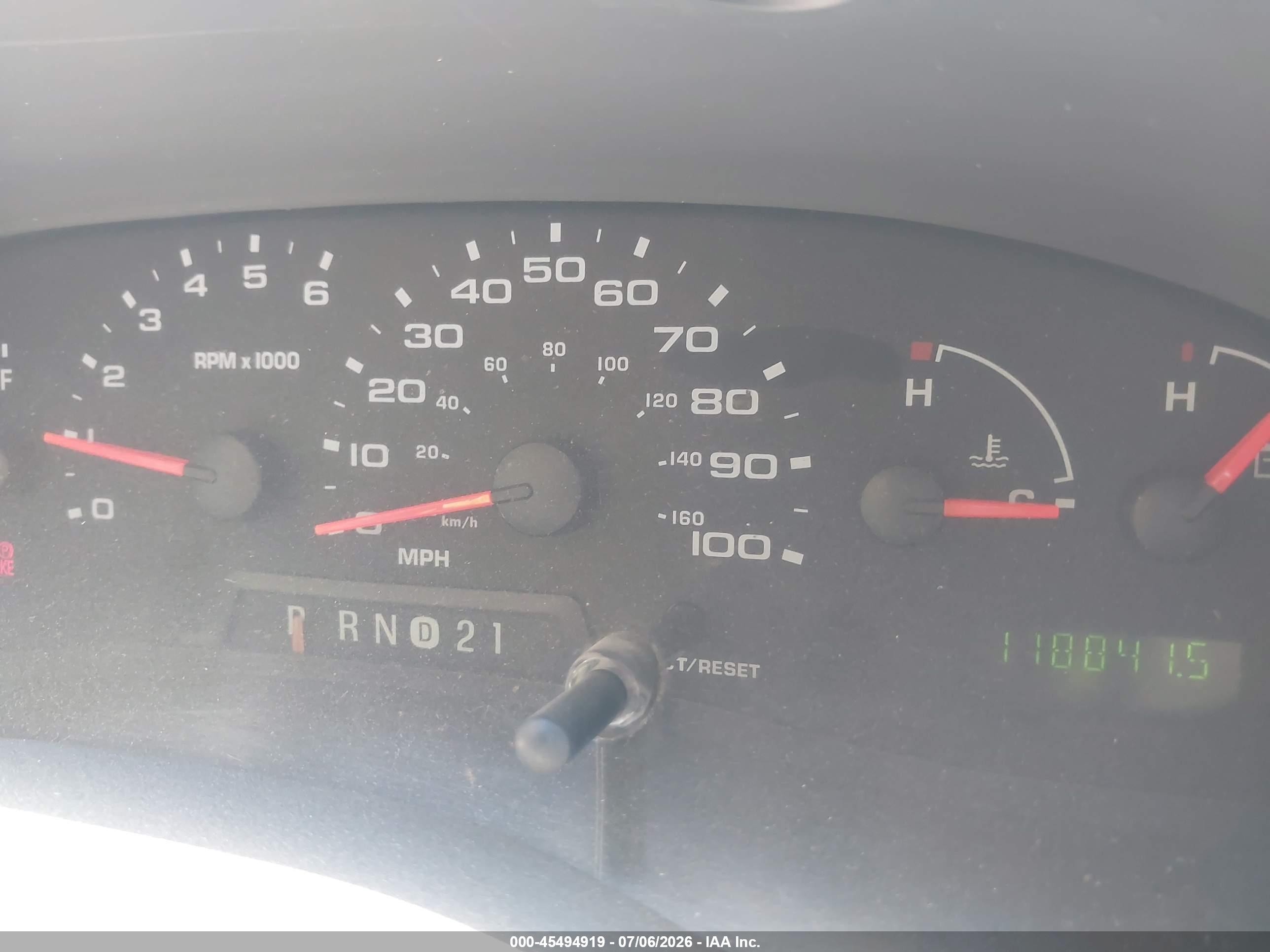2004 Ford E-350 Super Duty Commercial/recreational White vin: 1FTSE34L74HB29845