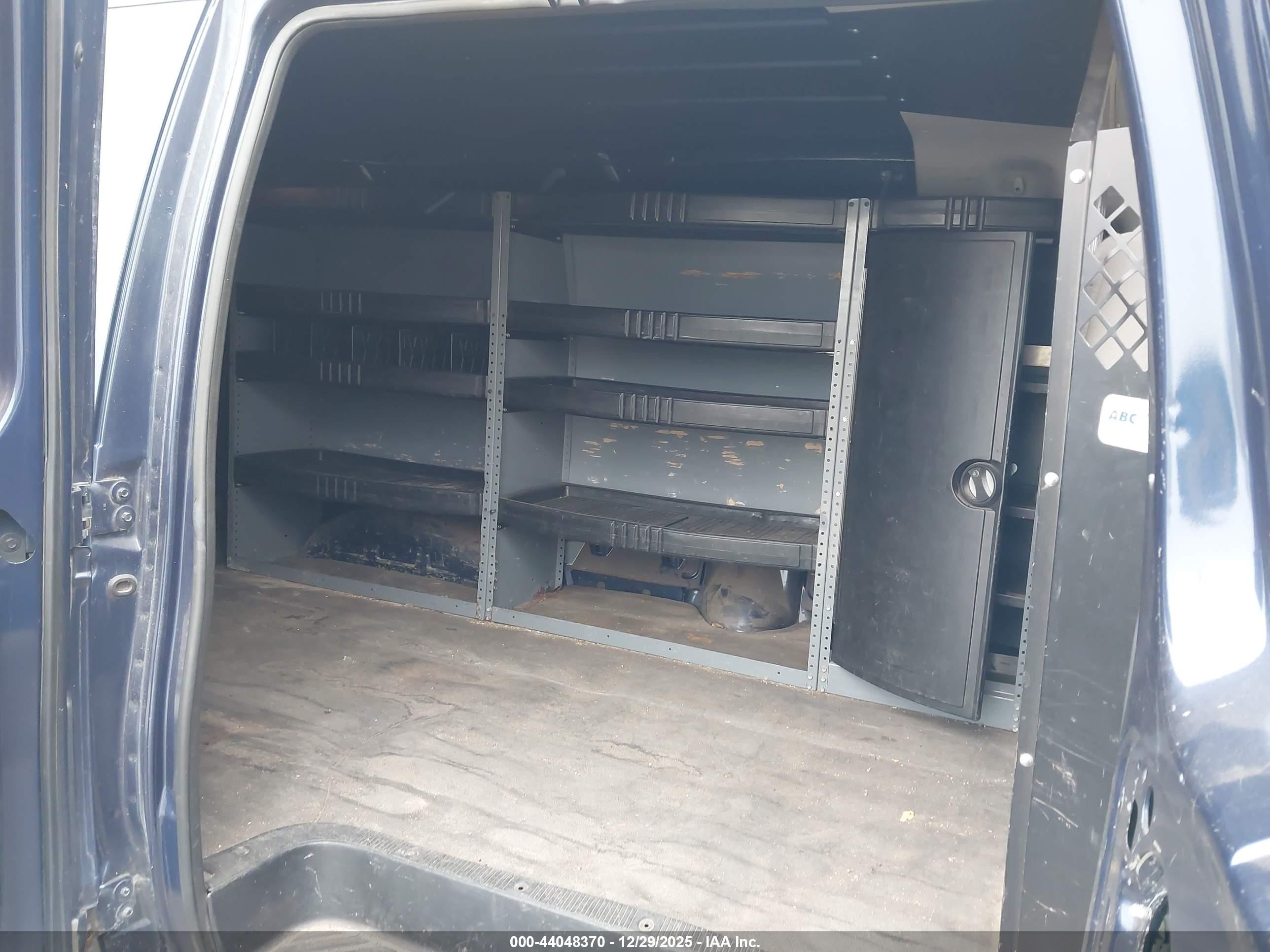 2005 Ford E-350 Super Duty Commercial/recreational Blue vin: 1FTSE34L85HA96596