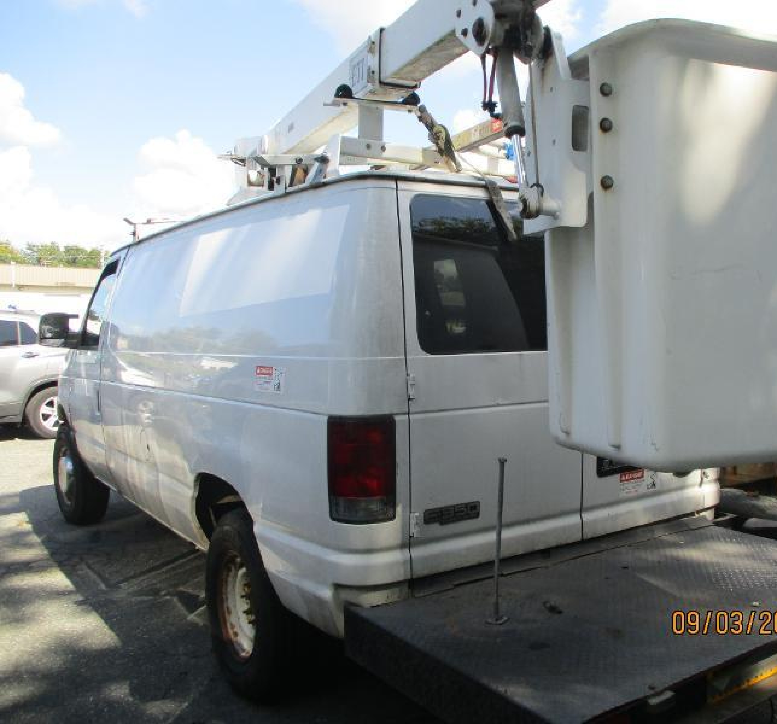2005 Ford E-350 Super Duty Commercial/recreational vin: 1FTSE34L85HB28074