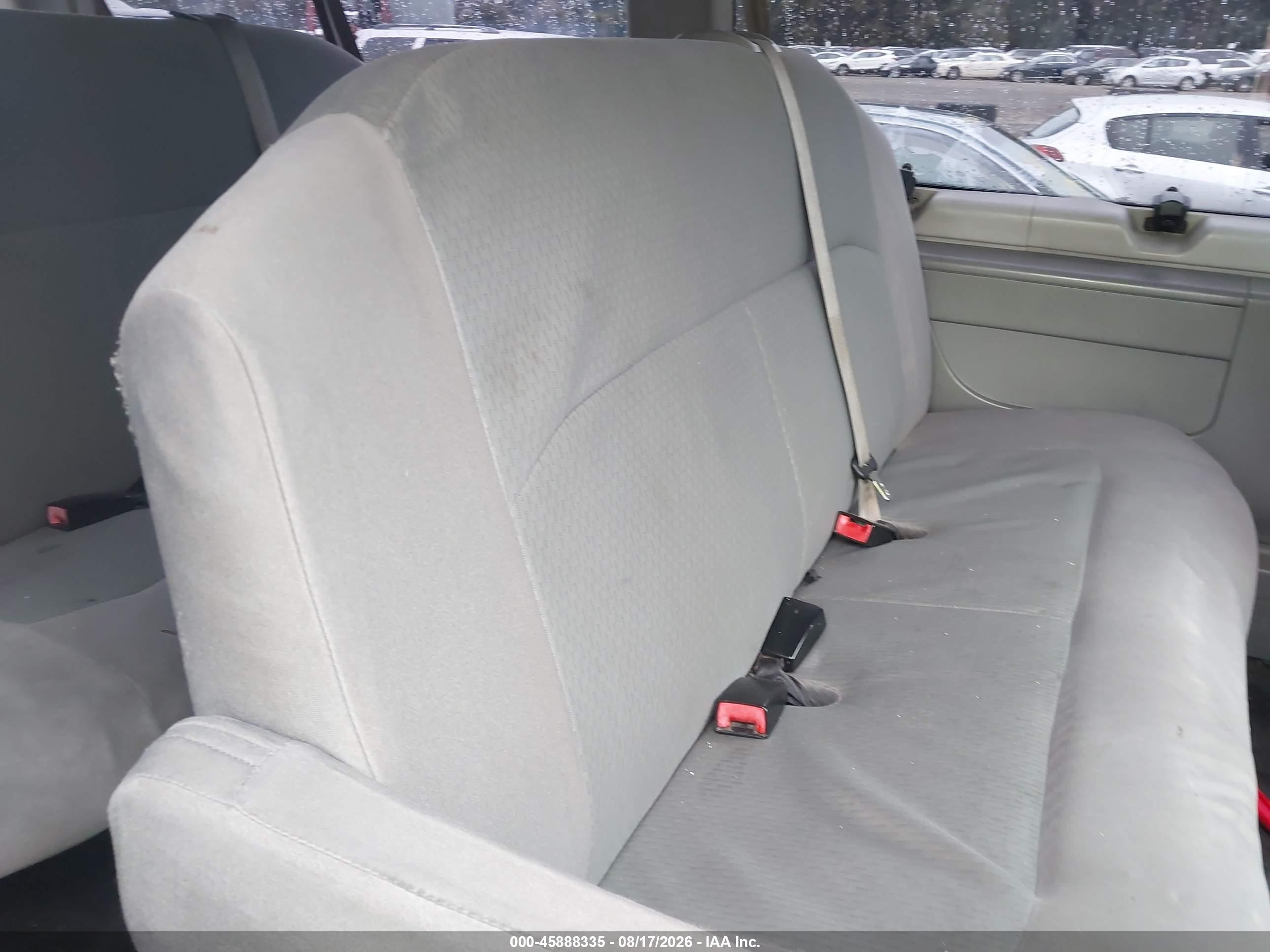 2008 Ford E-350 Super Duty Silver vin: 1FTSE34L98DB36616