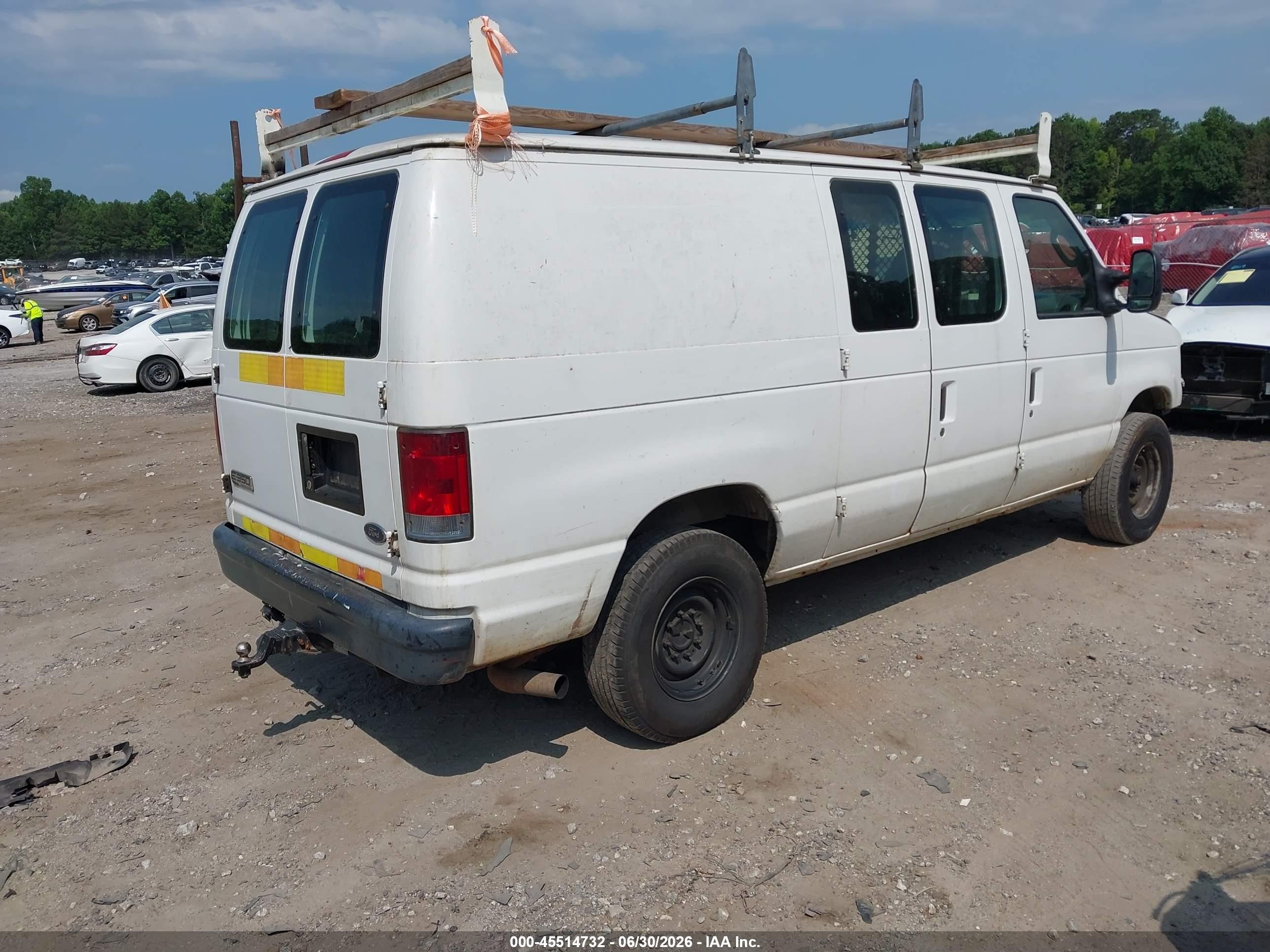 2008 Ford E-350 Super Duty   White vin: 1FTSE34L98DB57921