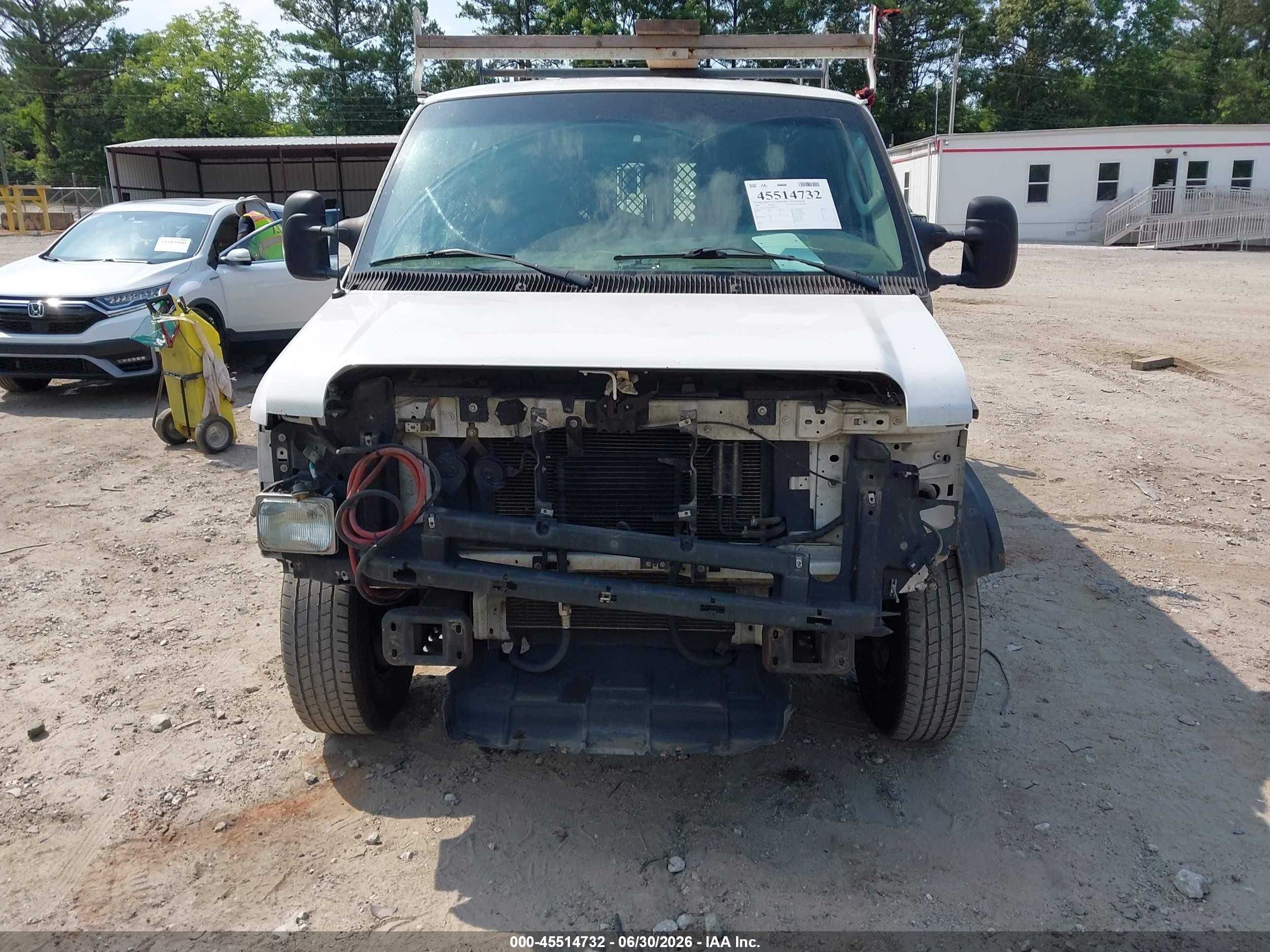2008 Ford E-350 Super Duty   White vin: 1FTSE34L98DB57921