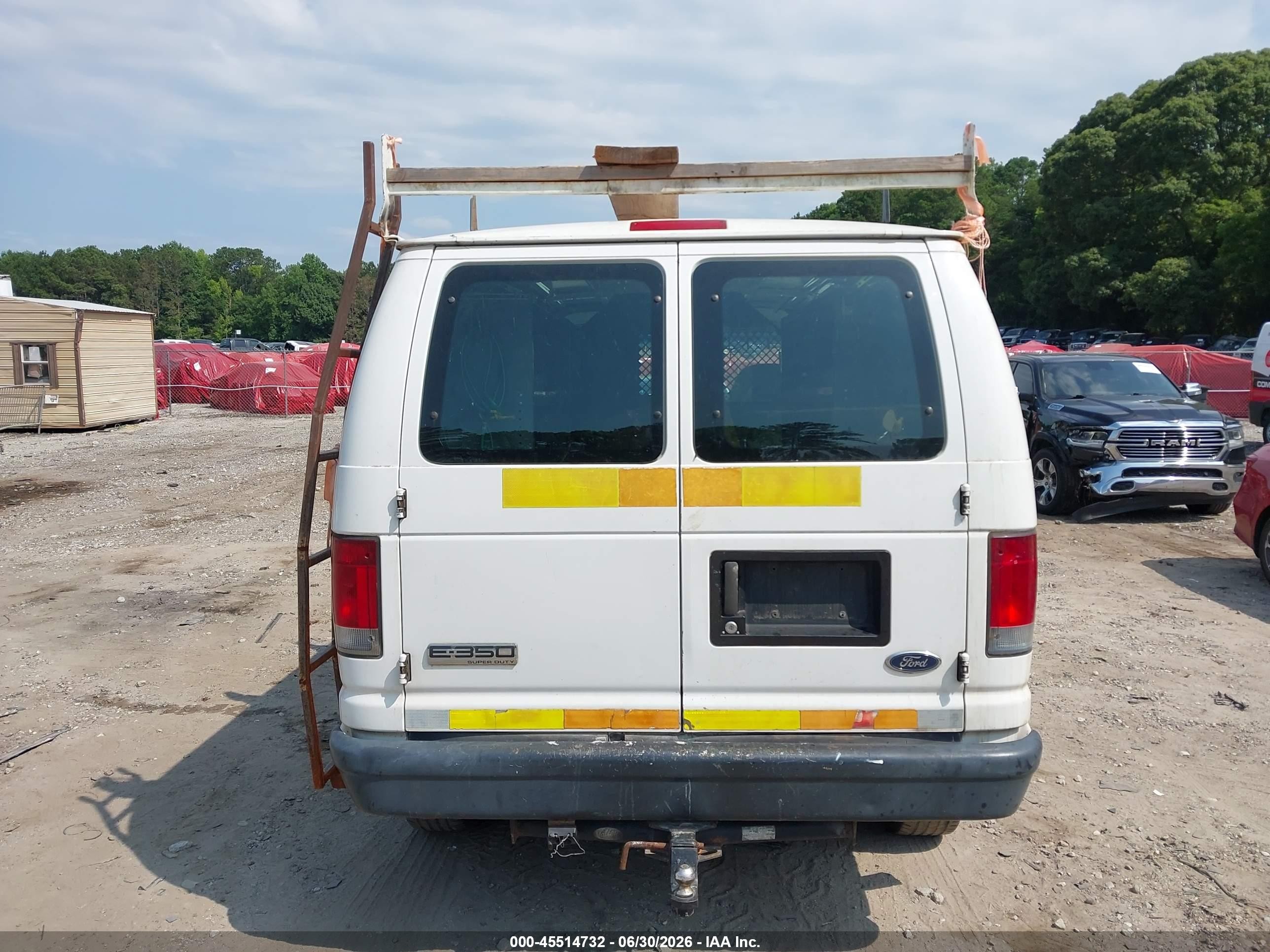 2008 Ford E-350 Super Duty   White vin: 1FTSE34L98DB57921