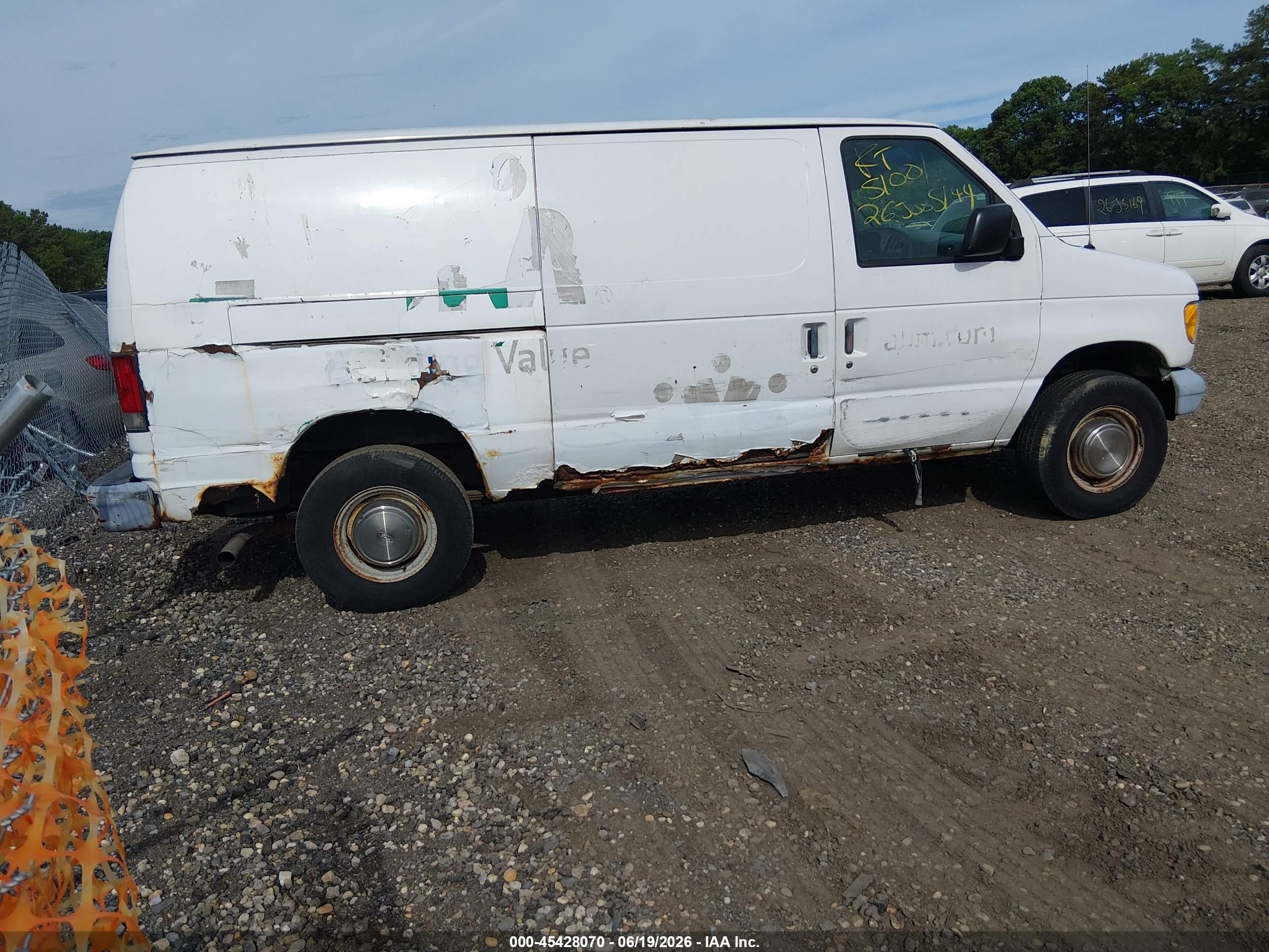 1999 Ford E-350 Super Duty Commercial/recreational White vin: 1FTSE34L9XHC02847