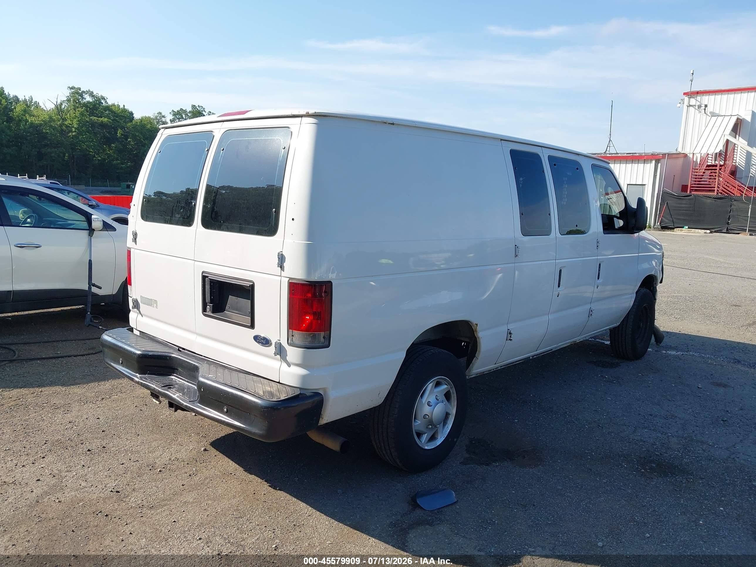 2009 Ford E-350 Super Duty Commercial/recreational White vin: 1FTSE34LX9DA66044