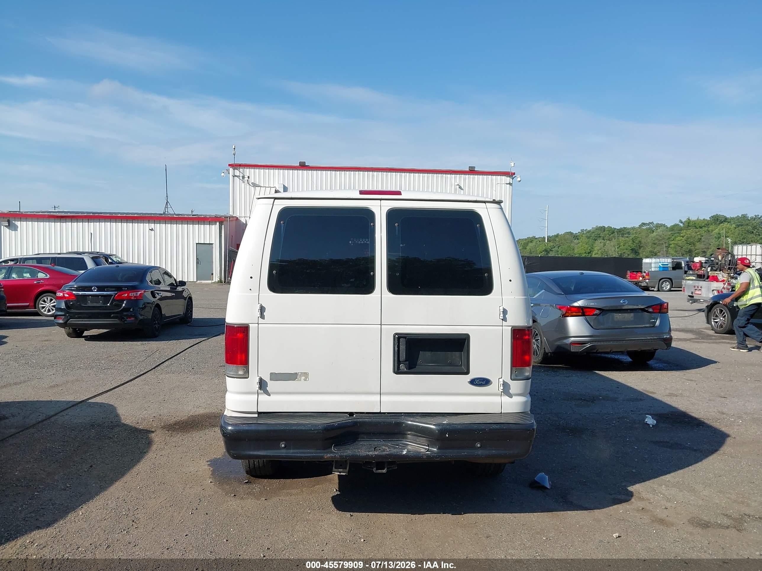 2009 Ford E-350 Super Duty Commercial/recreational White vin: 1FTSE34LX9DA66044