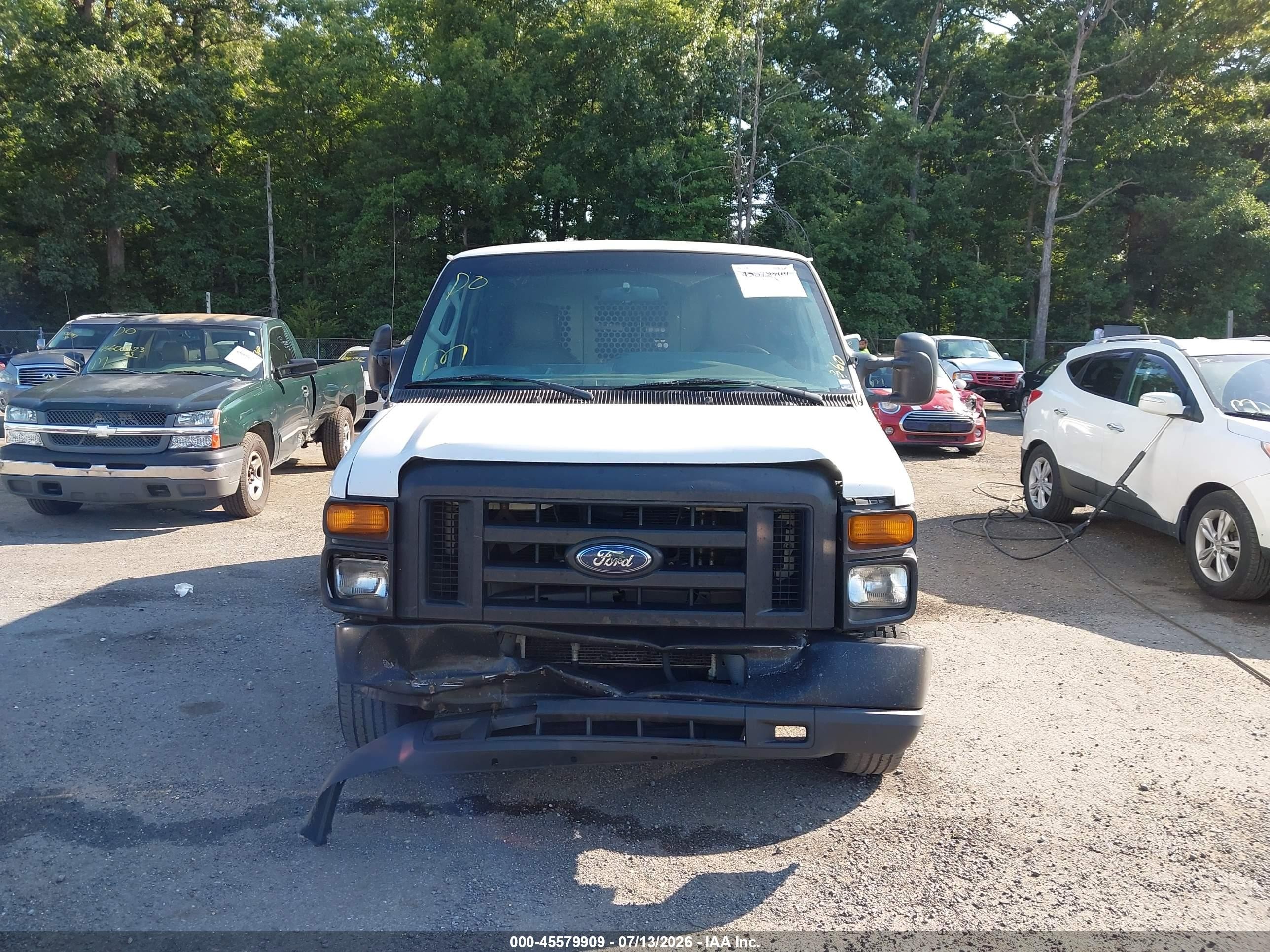 2009 Ford E-350 Super Duty Commercial/recreational White vin: 1FTSE34LX9DA66044