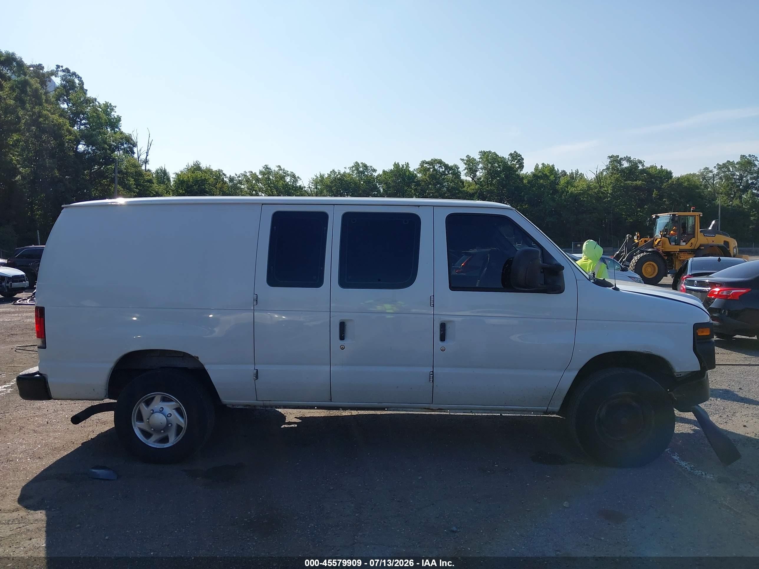 2009 Ford E-350 Super Duty Commercial/recreational White vin: 1FTSE34LX9DA66044