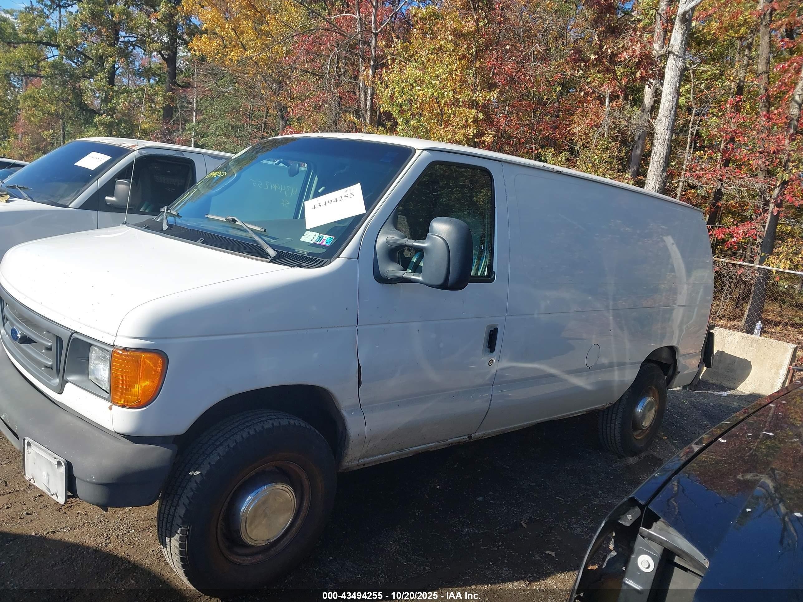 2005 Ford E-350 Super Duty Commercial/recreational White vin: 1FTSE34S25HA33940