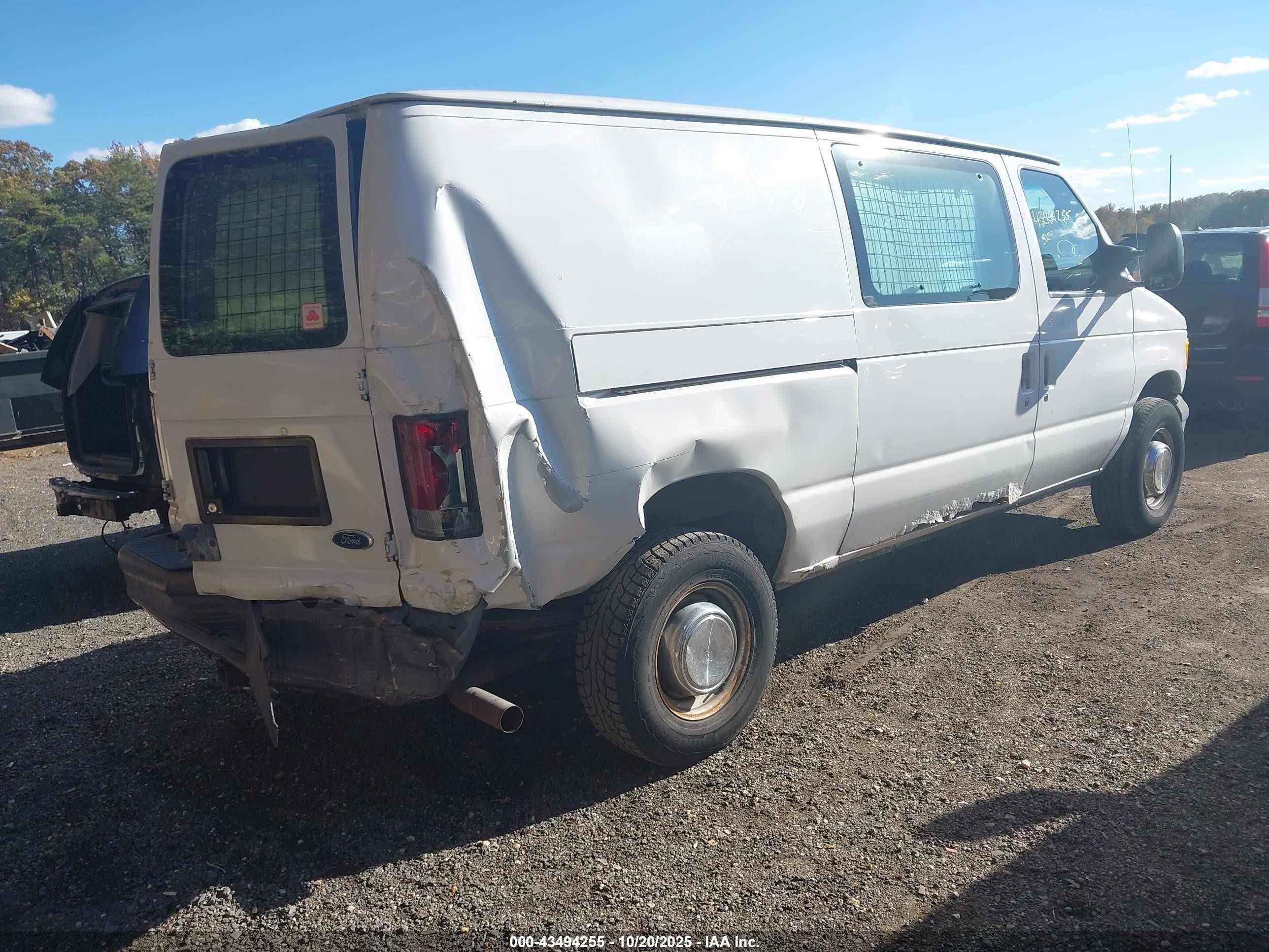 2005 Ford E-350 Super Duty Commercial/recreational White vin: 1FTSE34S25HA33940