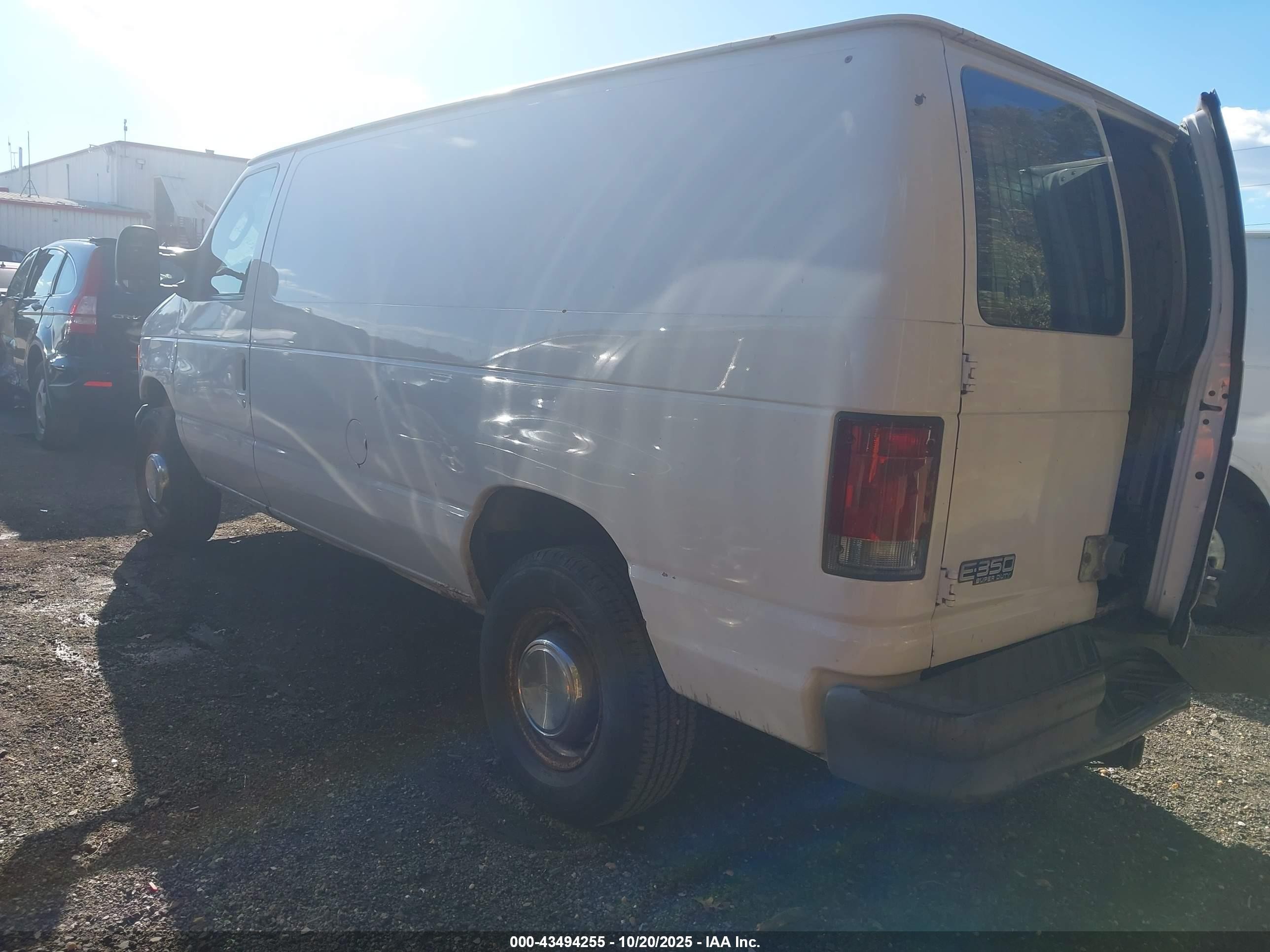 2005 Ford E-350 Super Duty Commercial/recreational White vin: 1FTSE34S25HA33940