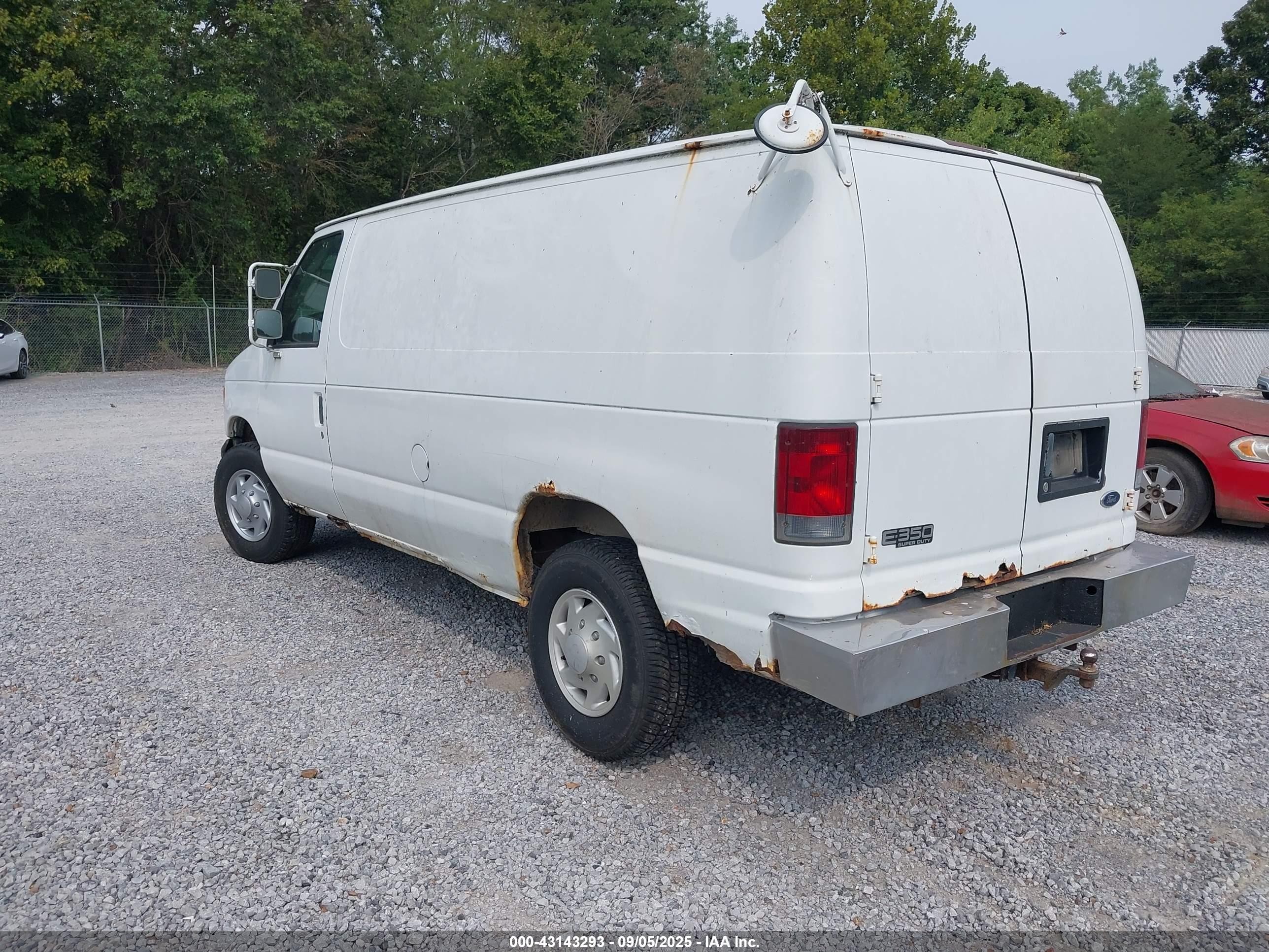 2005 Ford E-350 Super Duty Commercial/recreational White vin: 1FTSE34S75HA79859