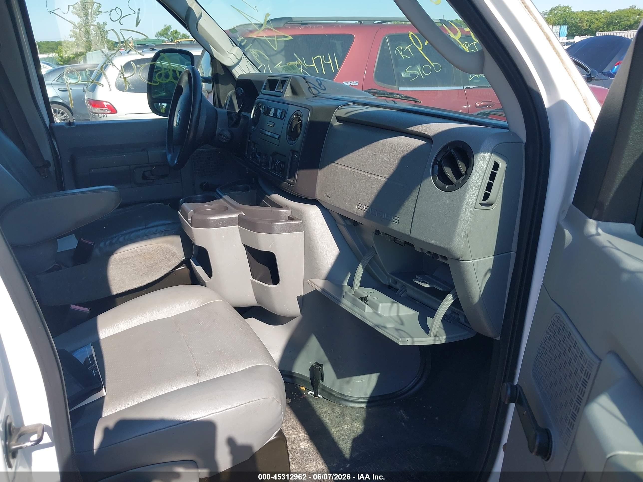 2012 Ford E-350 Super Duty Commercial White vin: 1FTSE3EL0CDA08868
