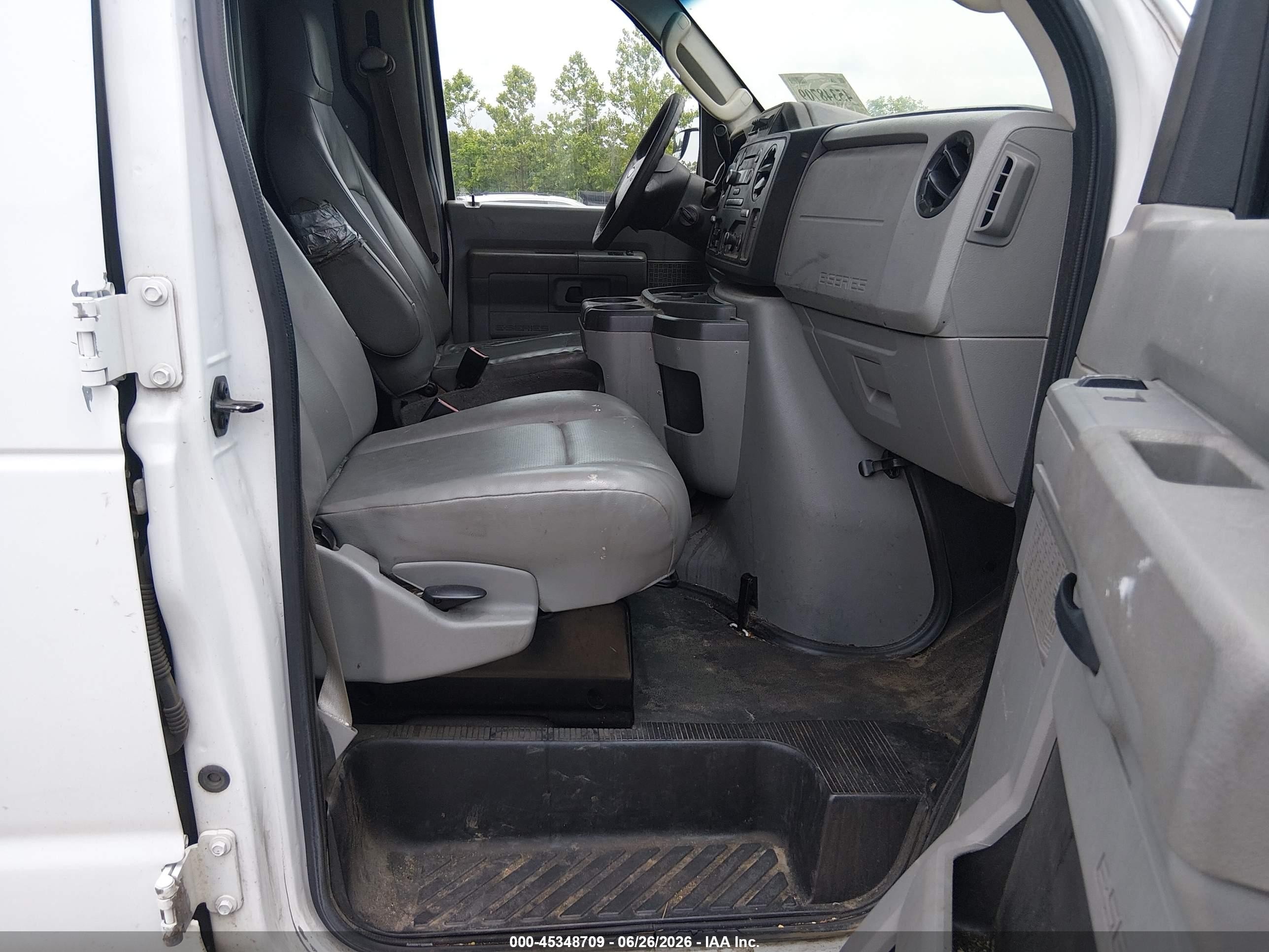 2014 Ford E-350 Super Duty Commercial White vin: 1FTSE3EL0EDA64215