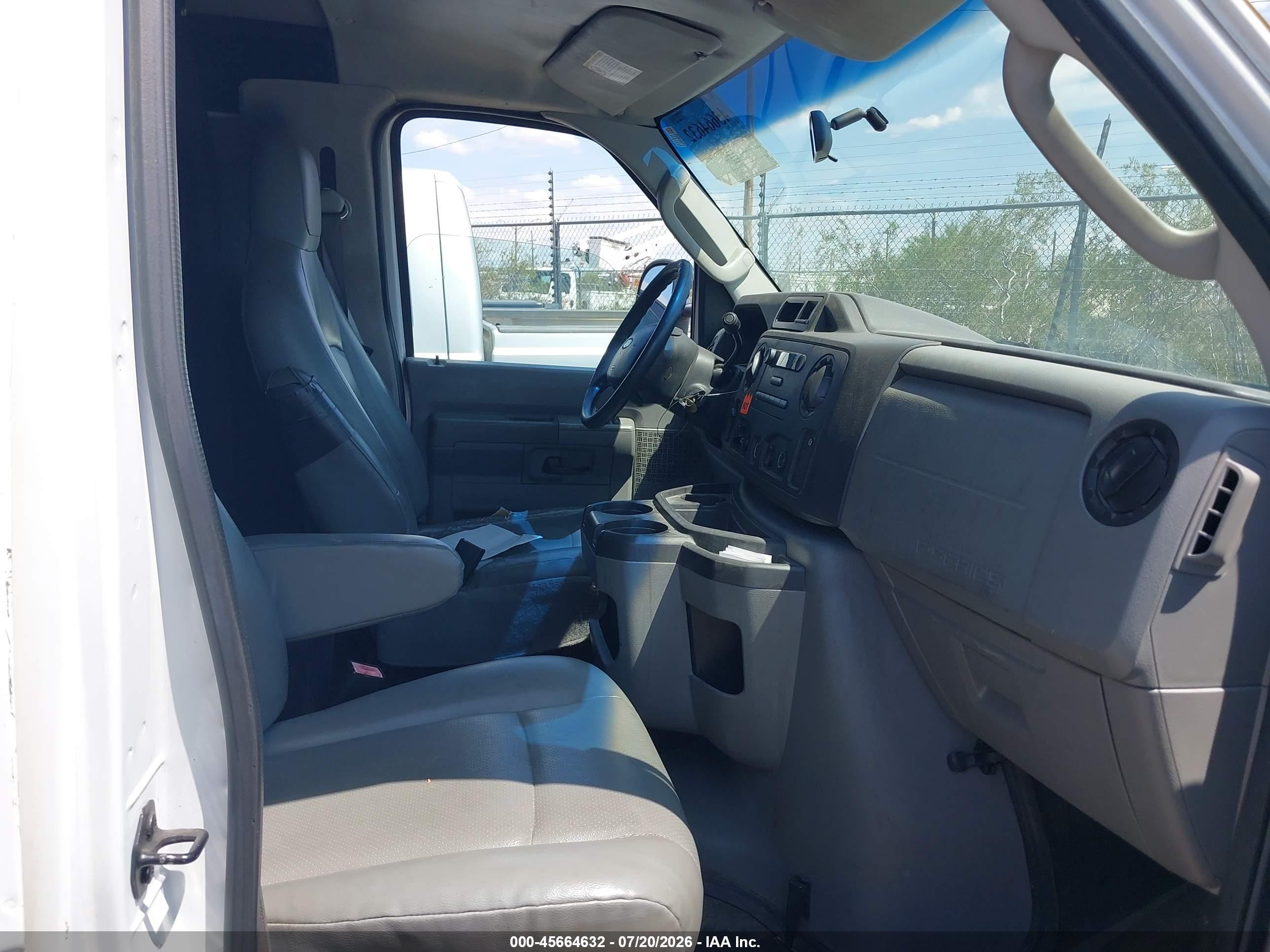 2012 Ford E-350 Super Duty Commercial White vin: 1FTSE3EL1CDA14033
