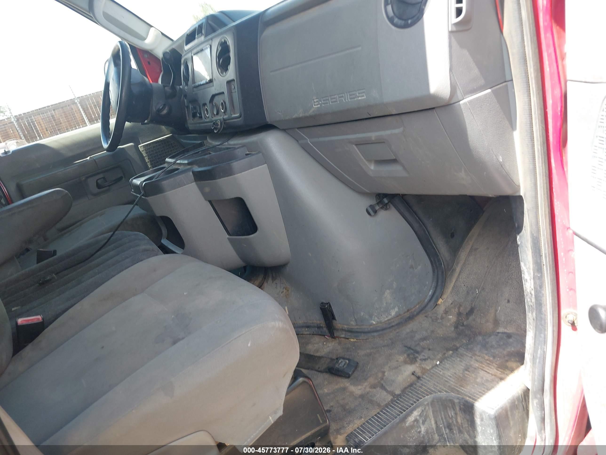 2011 Ford E-350 Super Duty Commercial Red vin: 1FTSE3EL2BDB13605