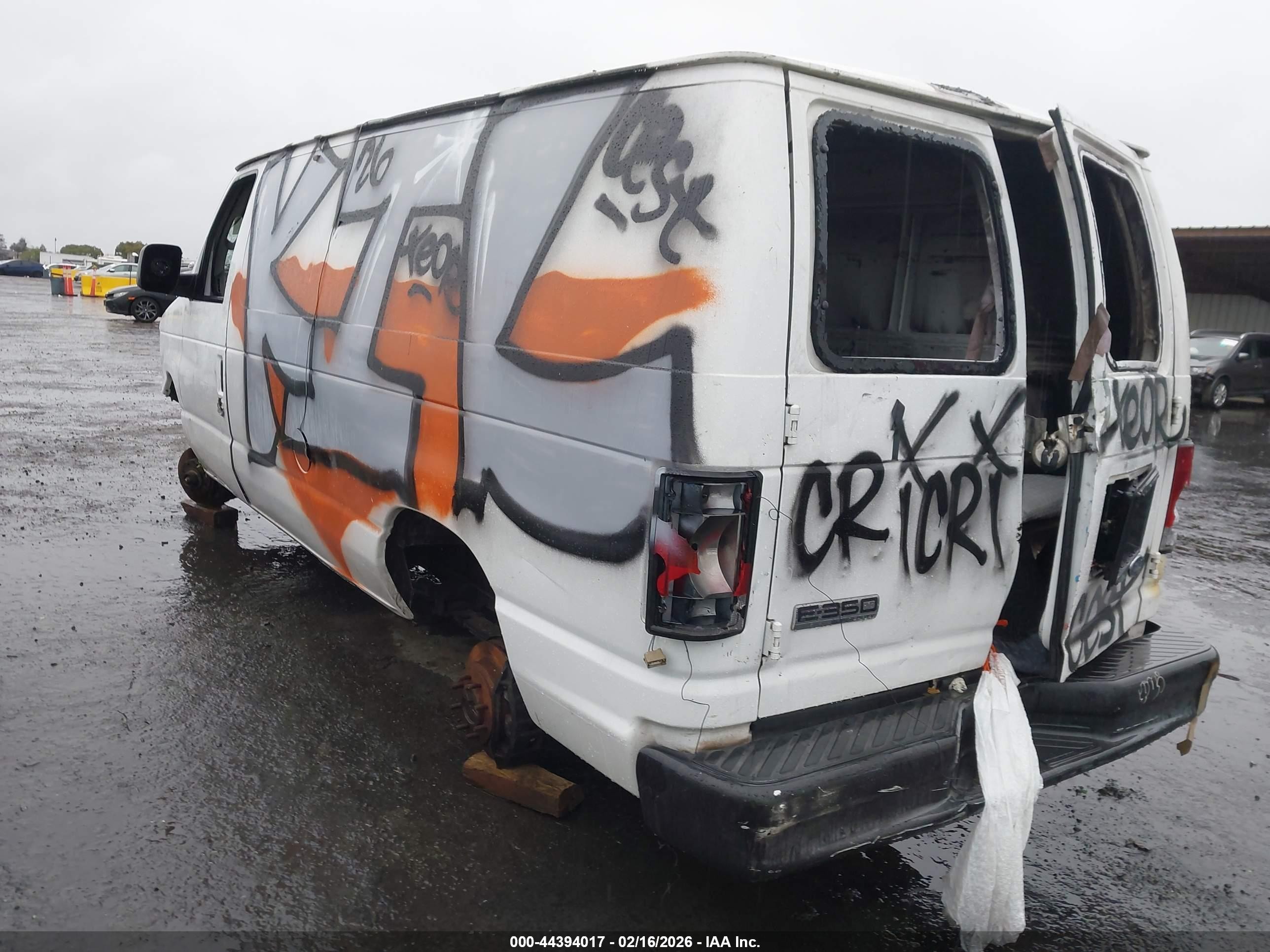 2010 Ford E-350 Super Duty Commercial/recreational White vin: 1FTSE3EL3ADA58810
