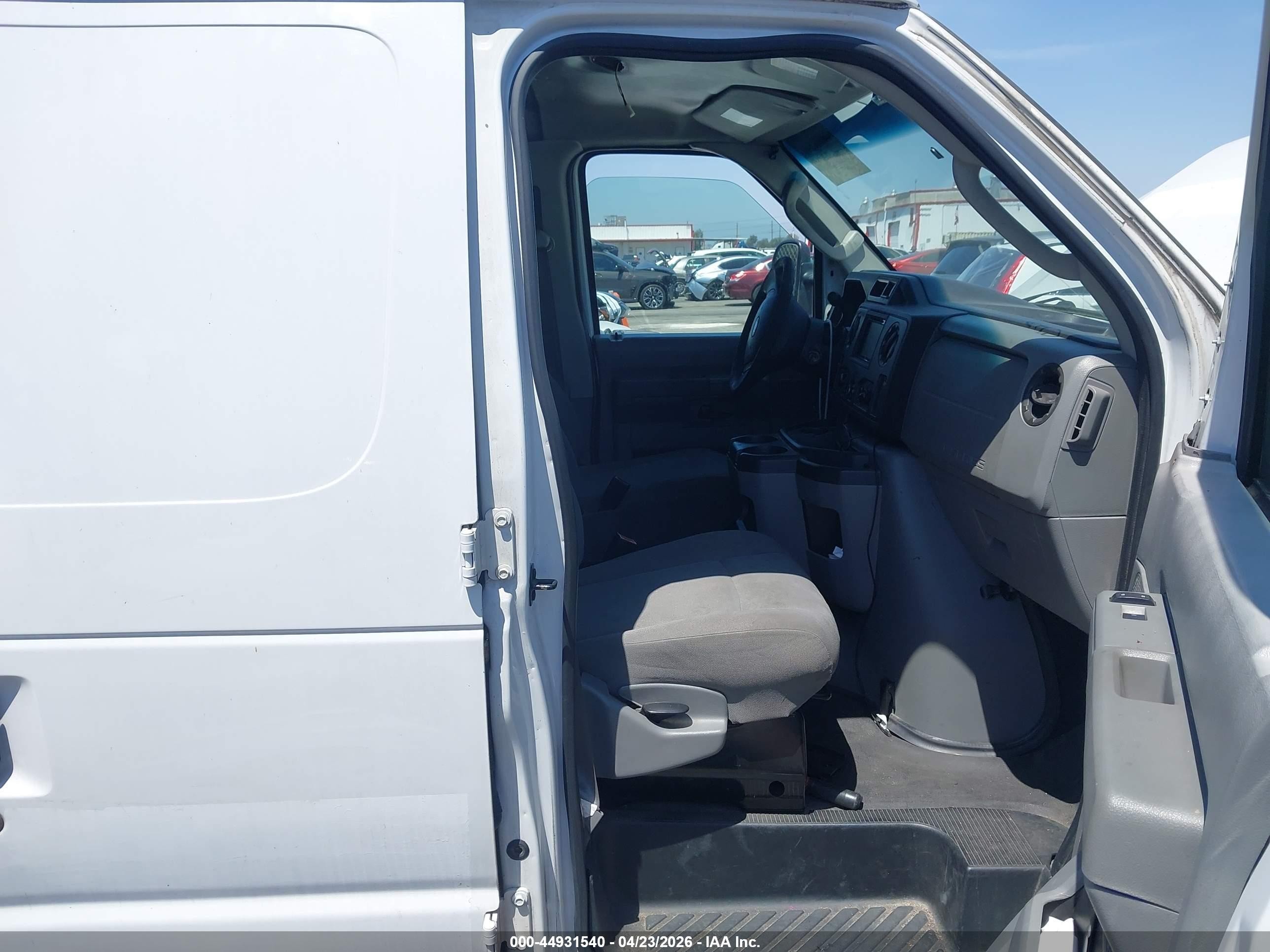 2012 Ford Econoline Super Duty Commercial White vin: 1FTSE3EL4CDB34697