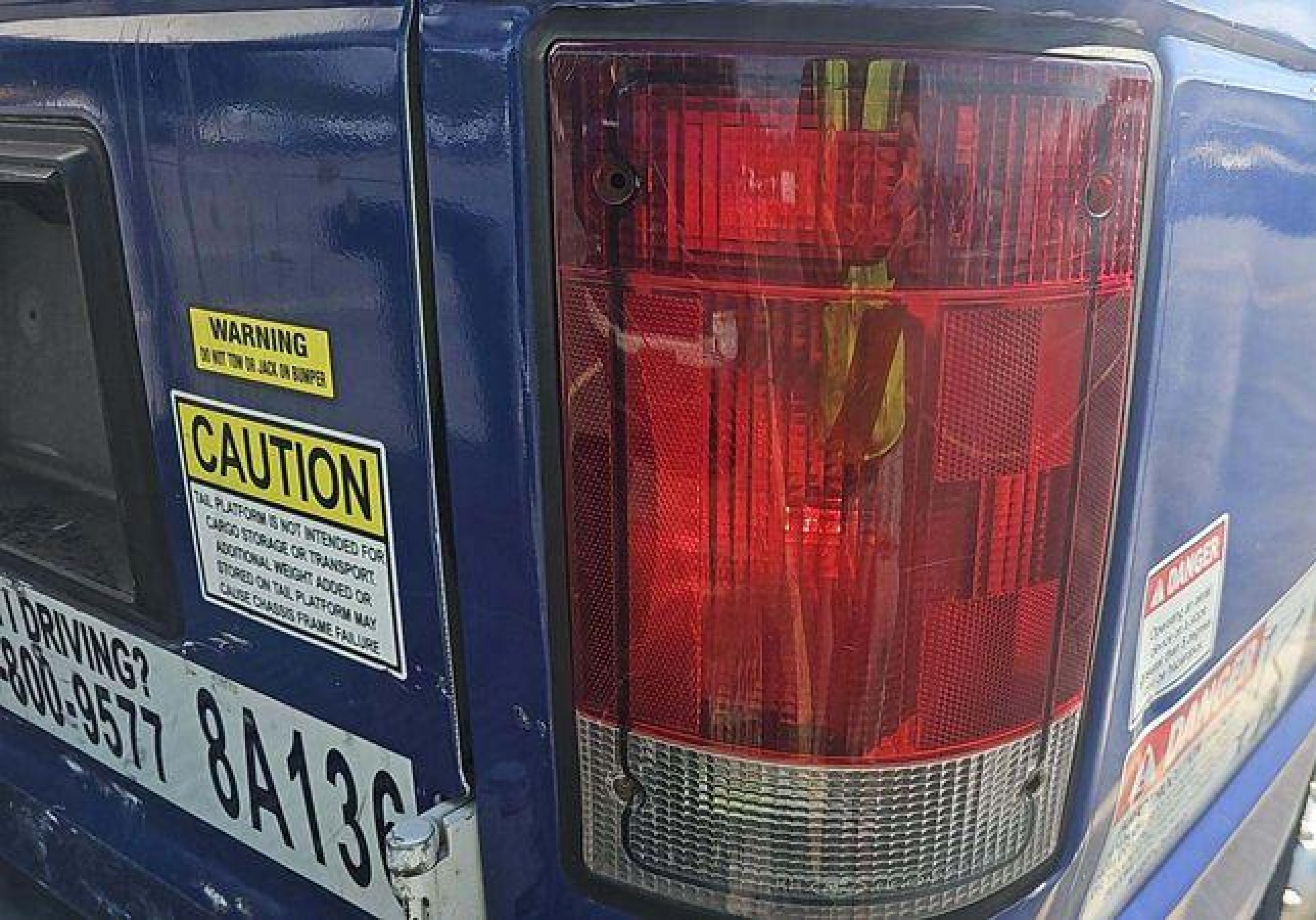 2011 Ford E-350 Super Duty Commercial vin: 1FTSE3EL8BDB39187