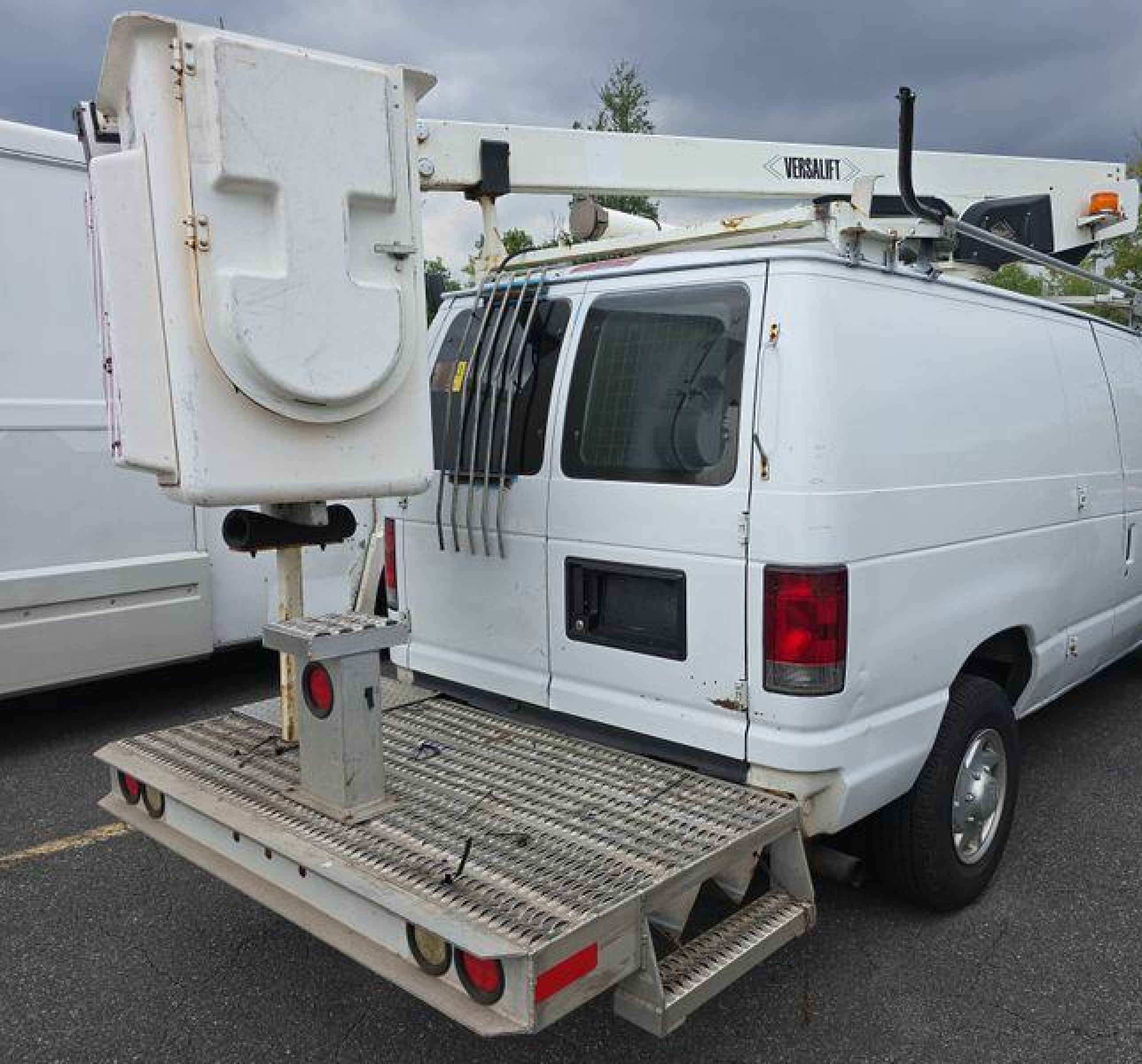2011 Ford E-350 Super Duty Commercial vin: 1FTSE3EL8BDB39187