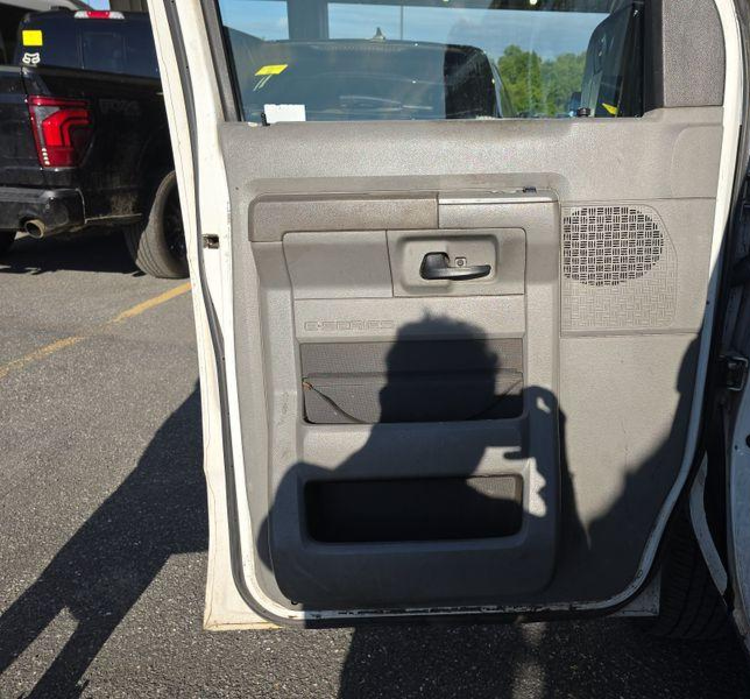 2011 Ford E-350 Super Duty Commercial vin: 1FTSE3EL8BDB39187