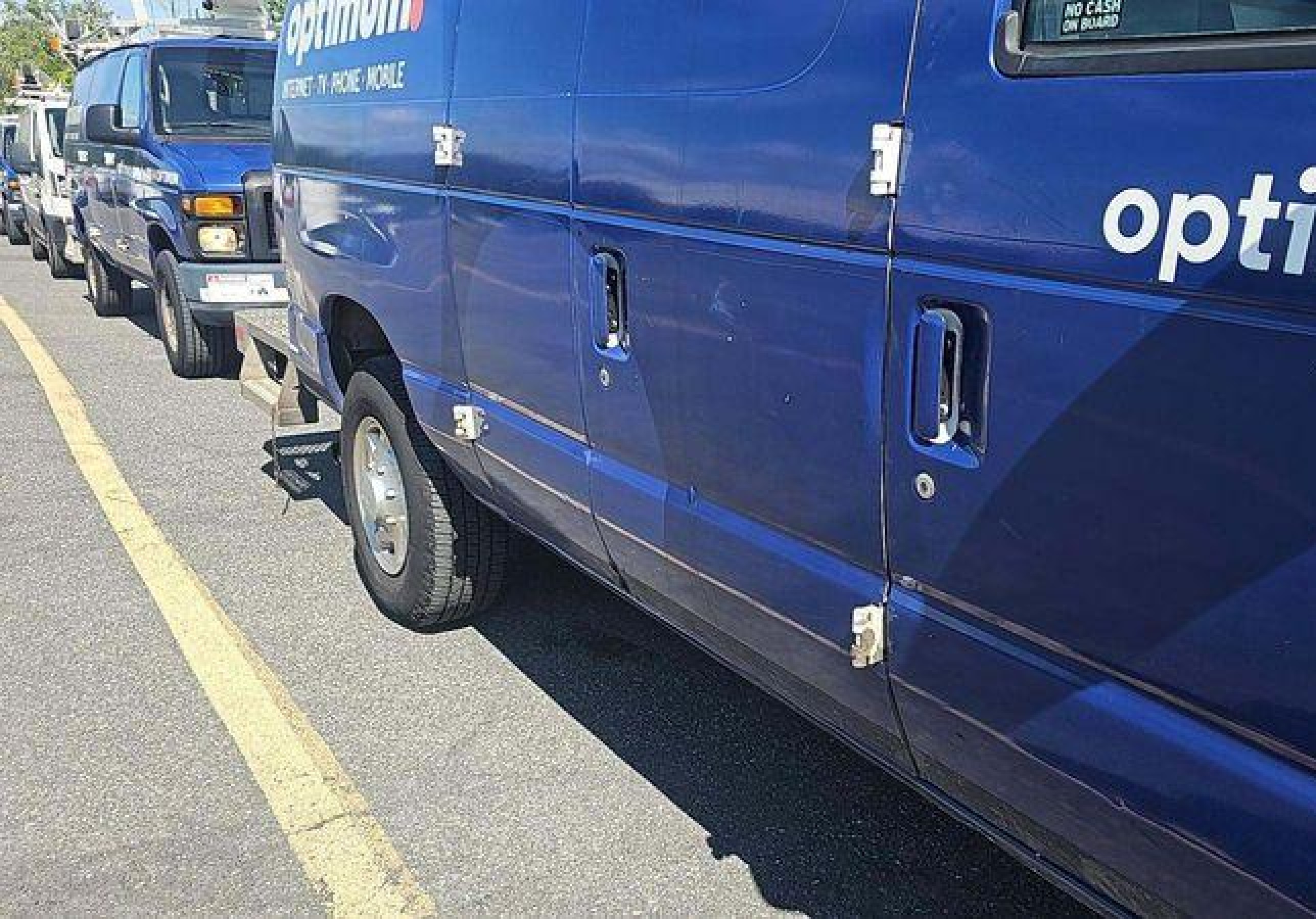 2011 Ford E-350 Super Duty Commercial vin: 1FTSE3EL8BDB39187