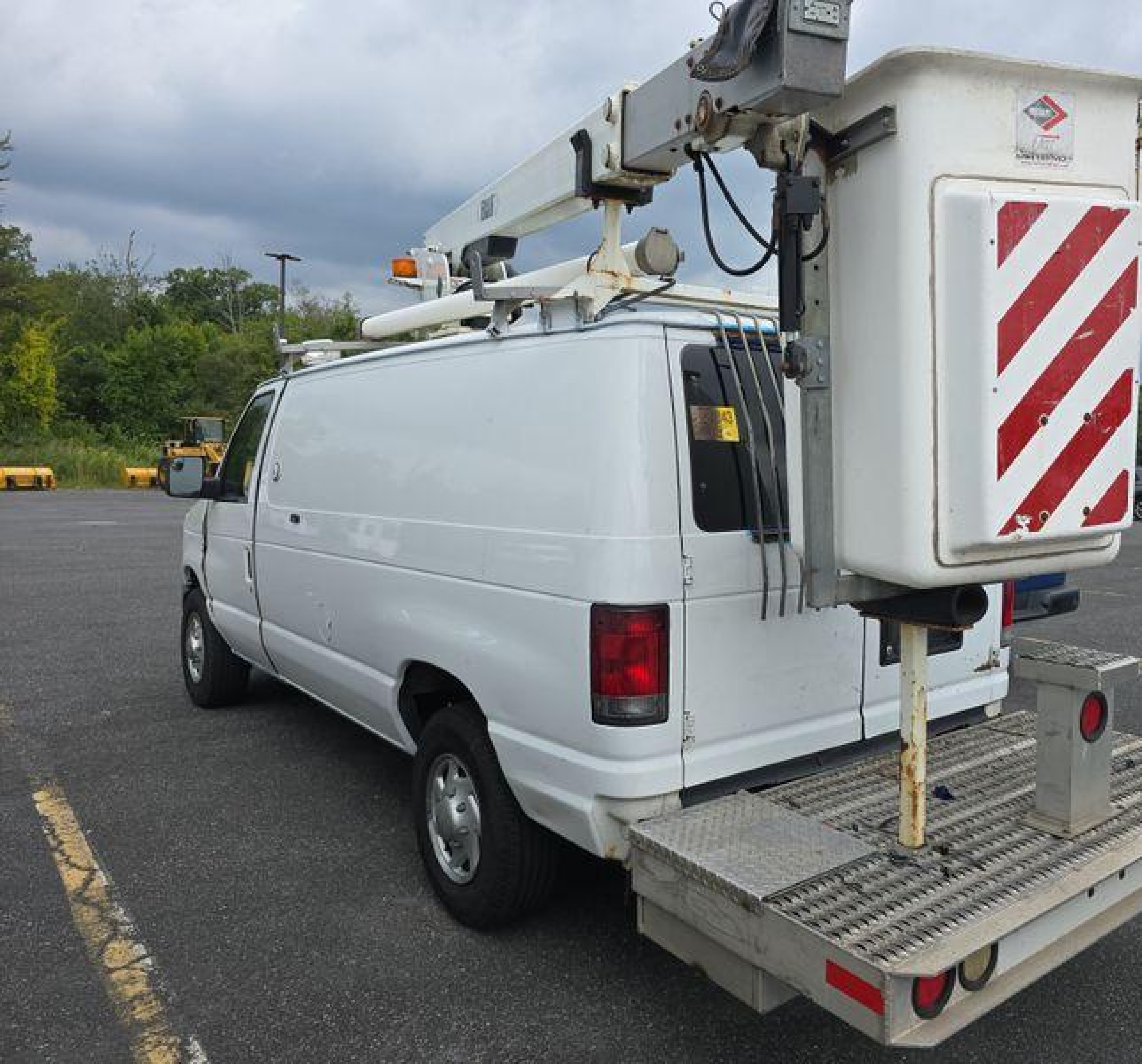 2011 Ford E-350 Super Duty Commercial vin: 1FTSE3EL8BDB39187