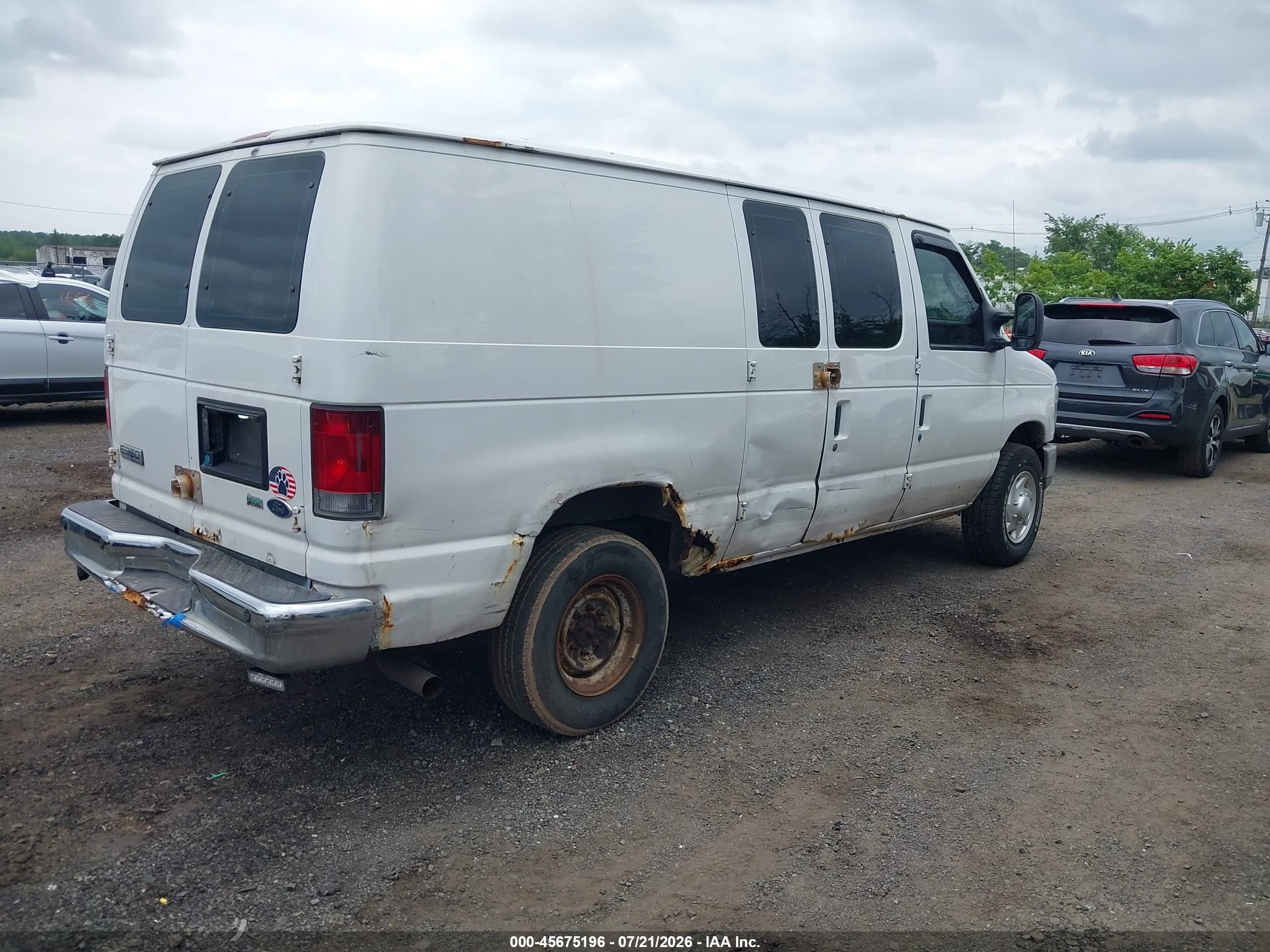 2010 Ford E-350 Super Duty Commercial/recreational White vin: 1FTSE3ELXADA98835