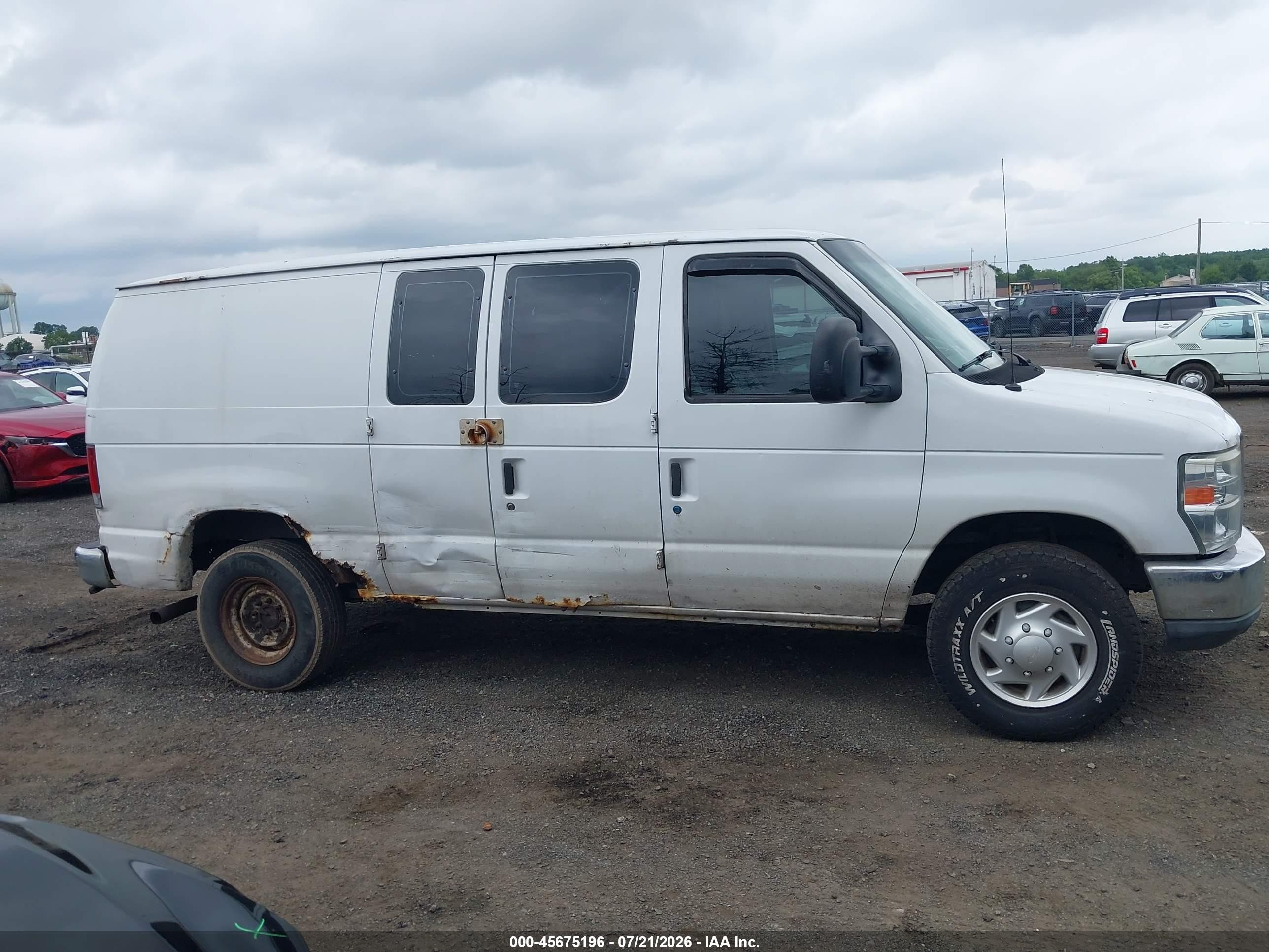 2010 Ford E-350 Super Duty Commercial/recreational White vin: 1FTSE3ELXADA98835