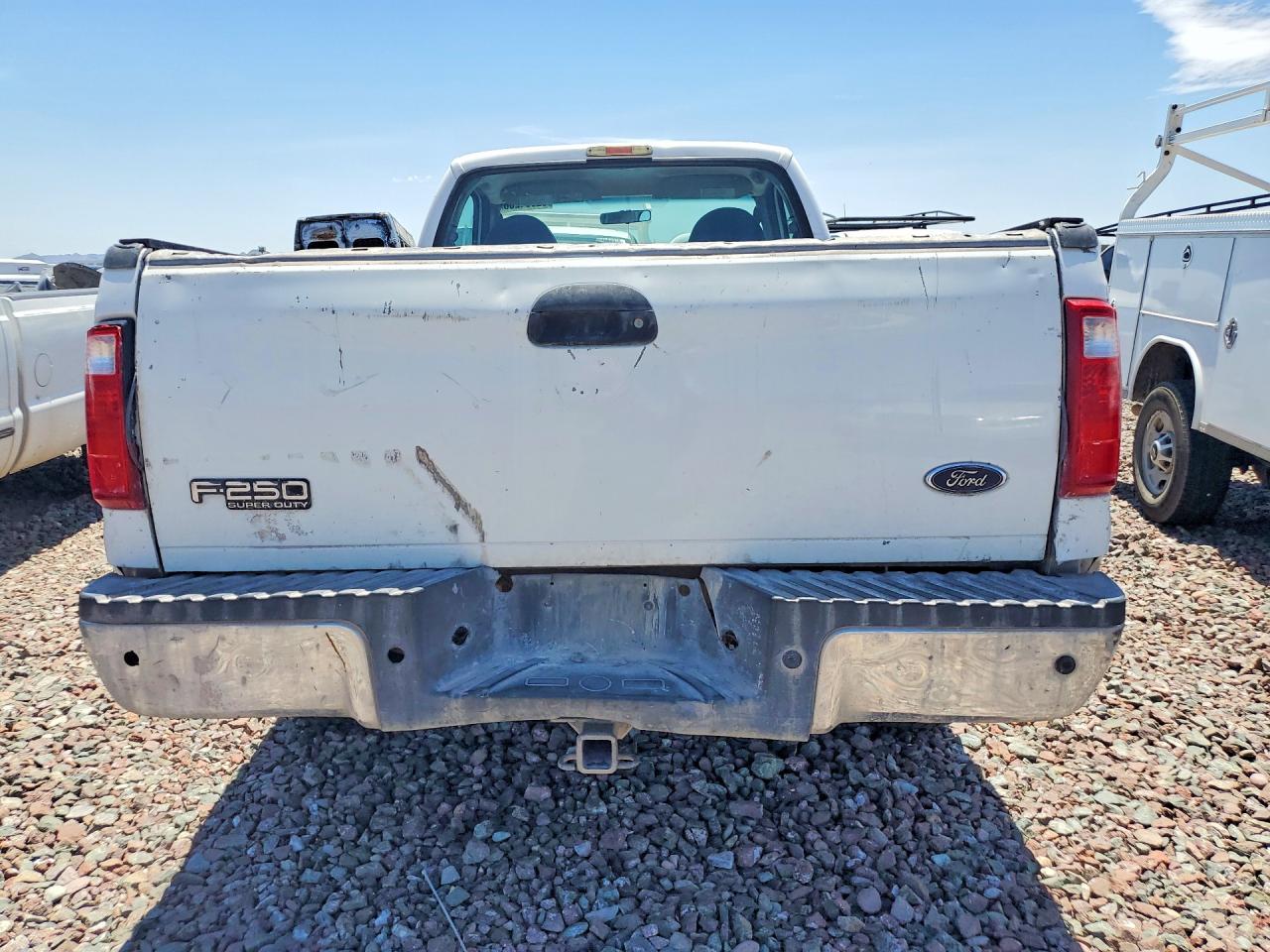 2005 Ford F250 Super Duty White vin: 1FTSF20P15EC20628