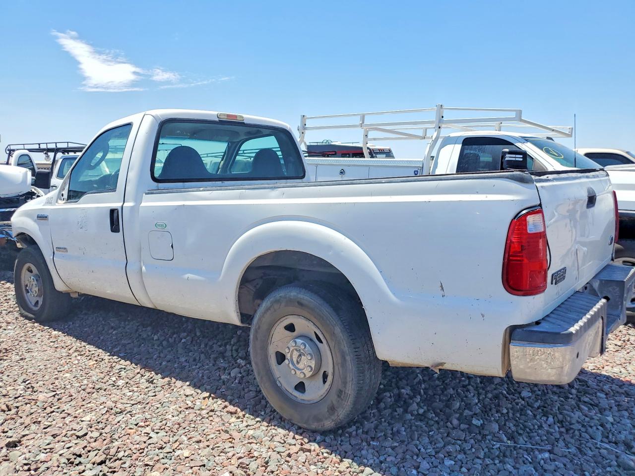 2005 Ford F250 Super Duty White vin: 1FTSF20P15EC20628